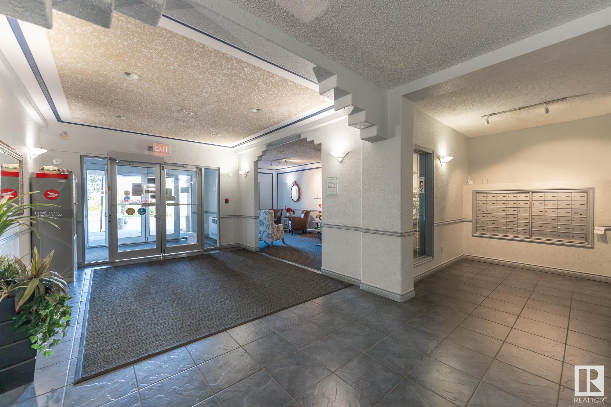      10511 42 AV NW , Edmonton,  ,T6J 7G8 ;  Listing Number: MLS E4420907