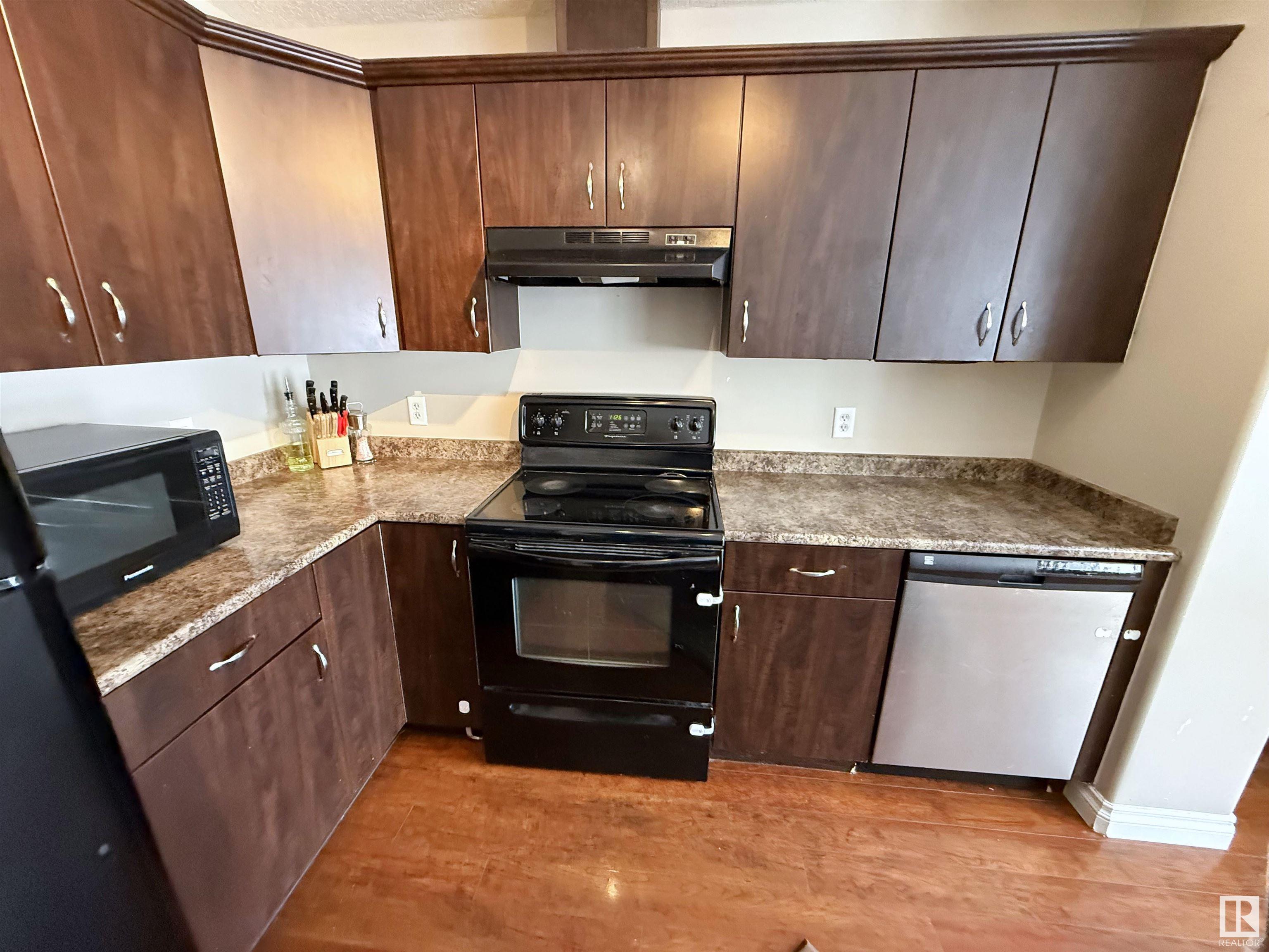      6 MERIDIAN LO , Stony Plain,  ,T7Z 0B6 ;  Listing Number: MLS E4420910