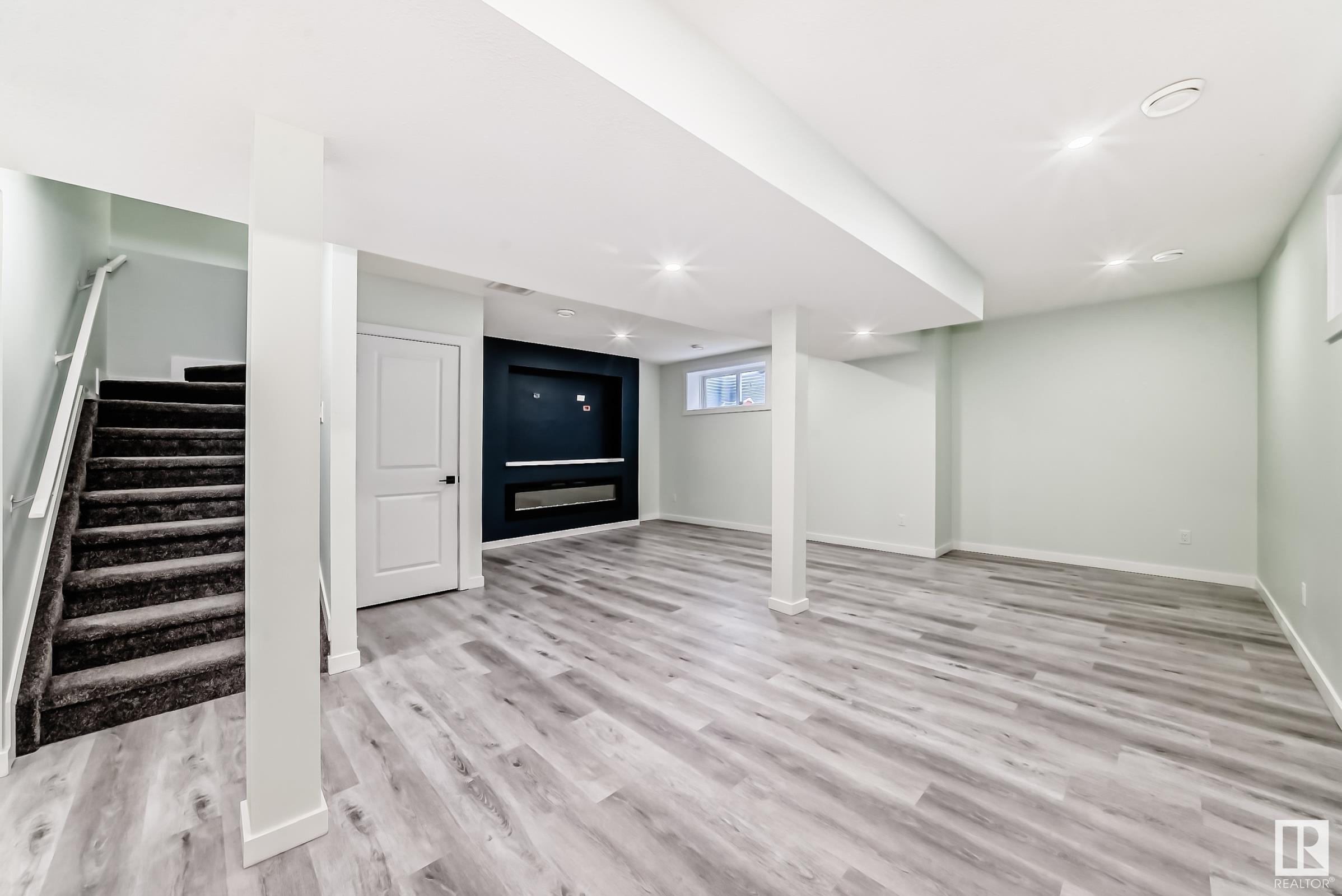      5616 175 AV NW , Edmonton,  ,T5Y 0T6 ;  Listing Number: MLS E4420913