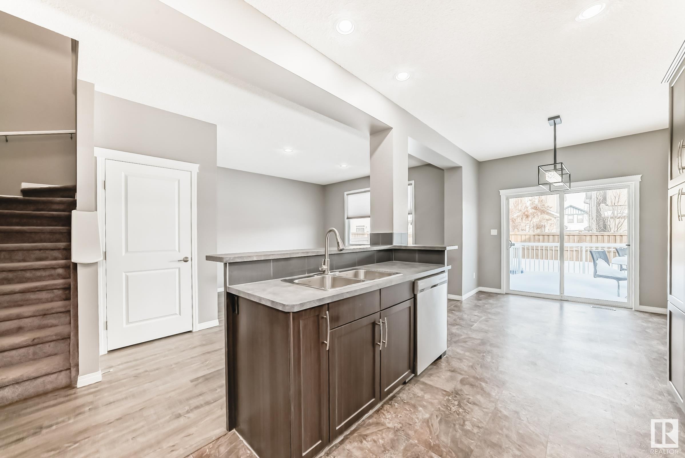      5616 175 AV NW , Edmonton,  ,T5Y 0T6 ;  Listing Number: MLS E4420913