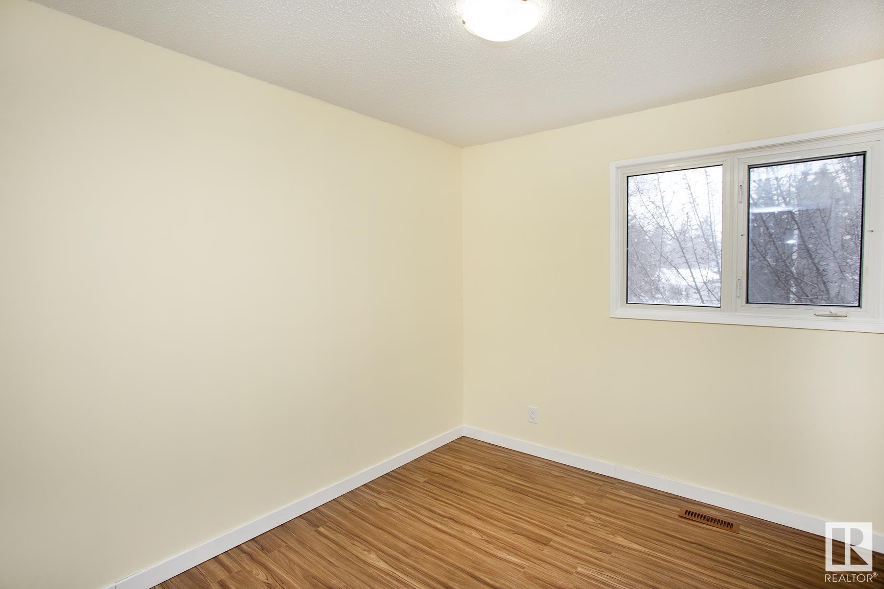      4 BELMEAD GARDENS GD NW , Edmonton,  ,T5T 1J1 ;  Listing Number: MLS E4420919