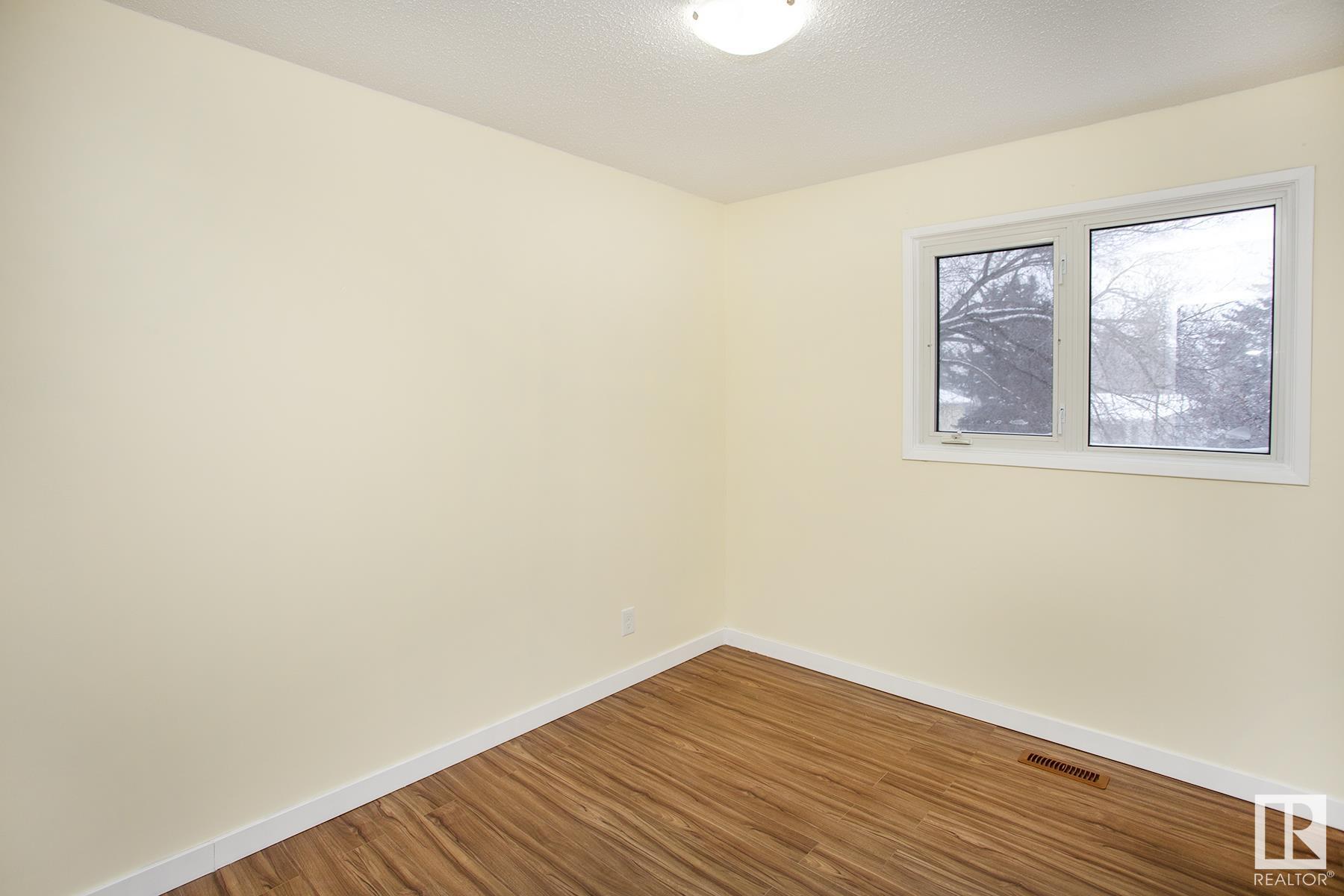      4 BELMEAD GARDENS GD NW , Edmonton,  ,T5T 1J1 ;  Listing Number: MLS E4420919