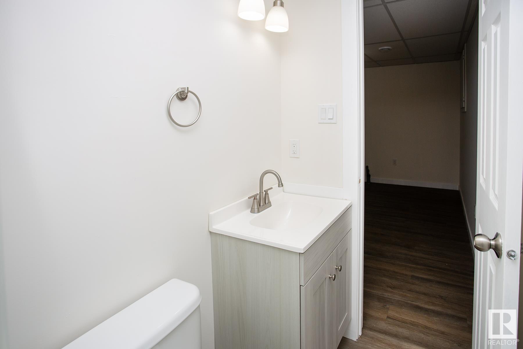      4 BELMEAD GARDENS GD NW , Edmonton,  ,T5T 1J1 ;  Listing Number: MLS E4420919