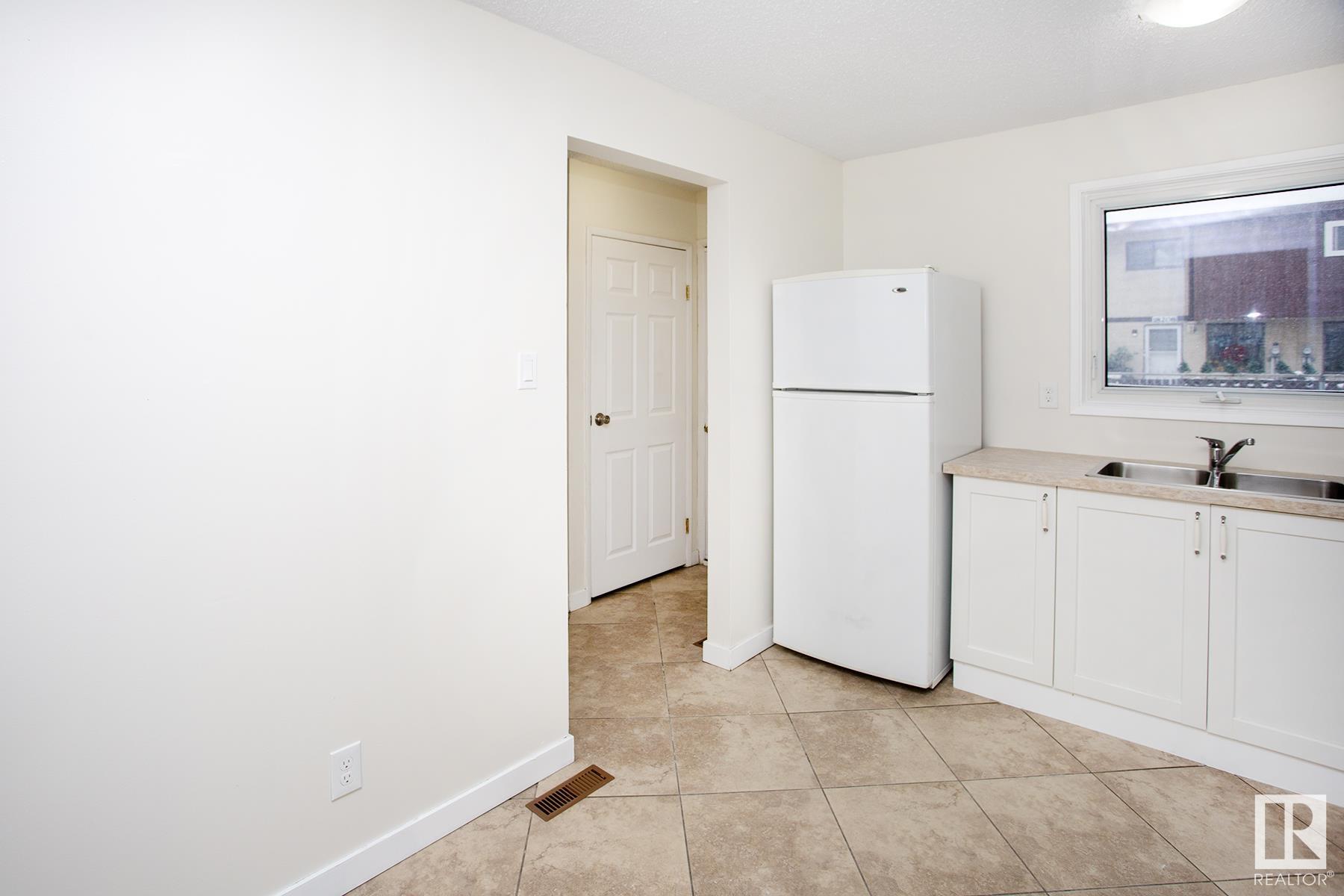      4 BELMEAD GARDENS GD NW , Edmonton,  ,T5T 1J1 ;  Listing Number: MLS E4420919
