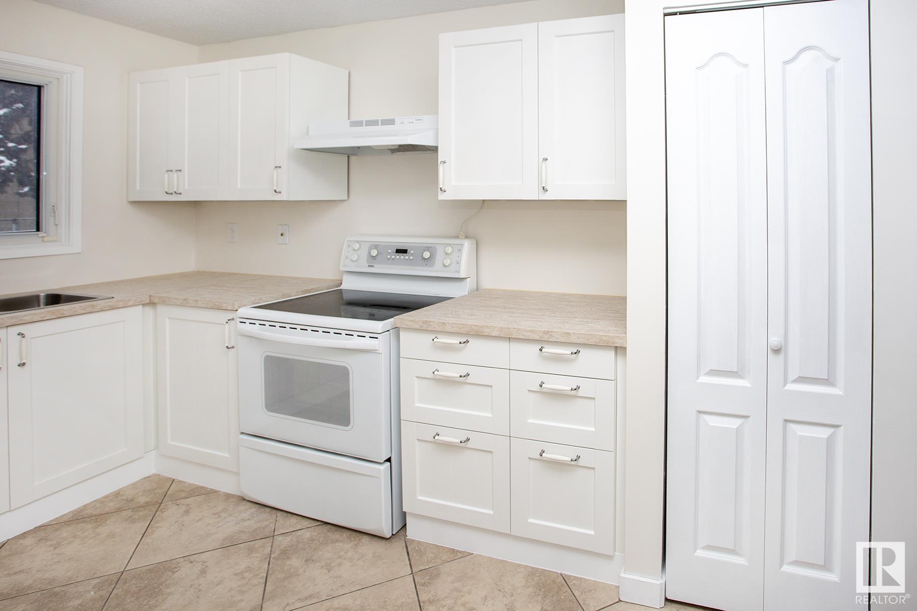      4 BELMEAD GARDENS GD NW , Edmonton,  ,T5T 1J1 ;  Listing Number: MLS E4420919