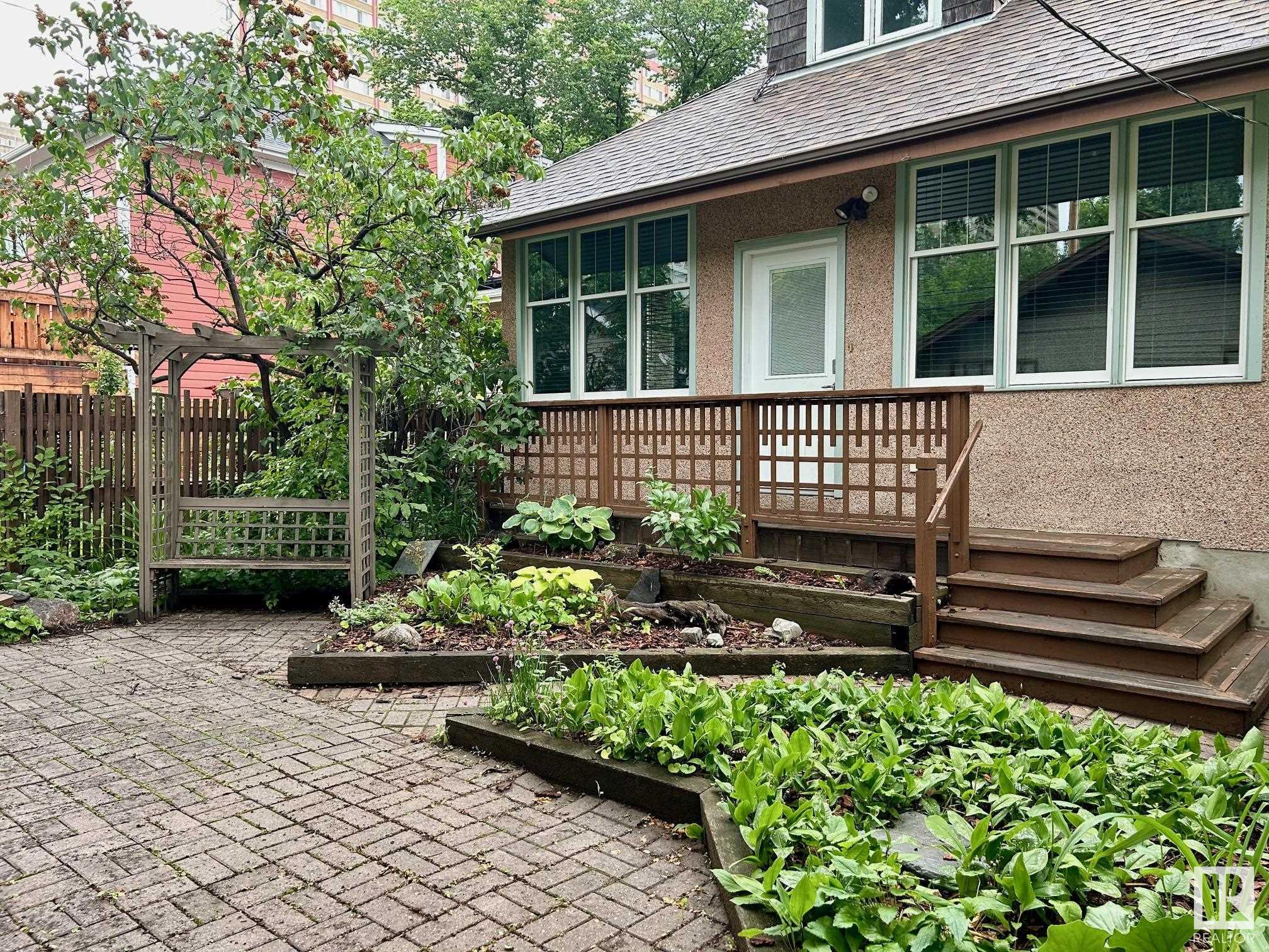      11037 85 AV NW , Edmonton,  ,T6G 0W5 ;  Listing Number: MLS E4420927