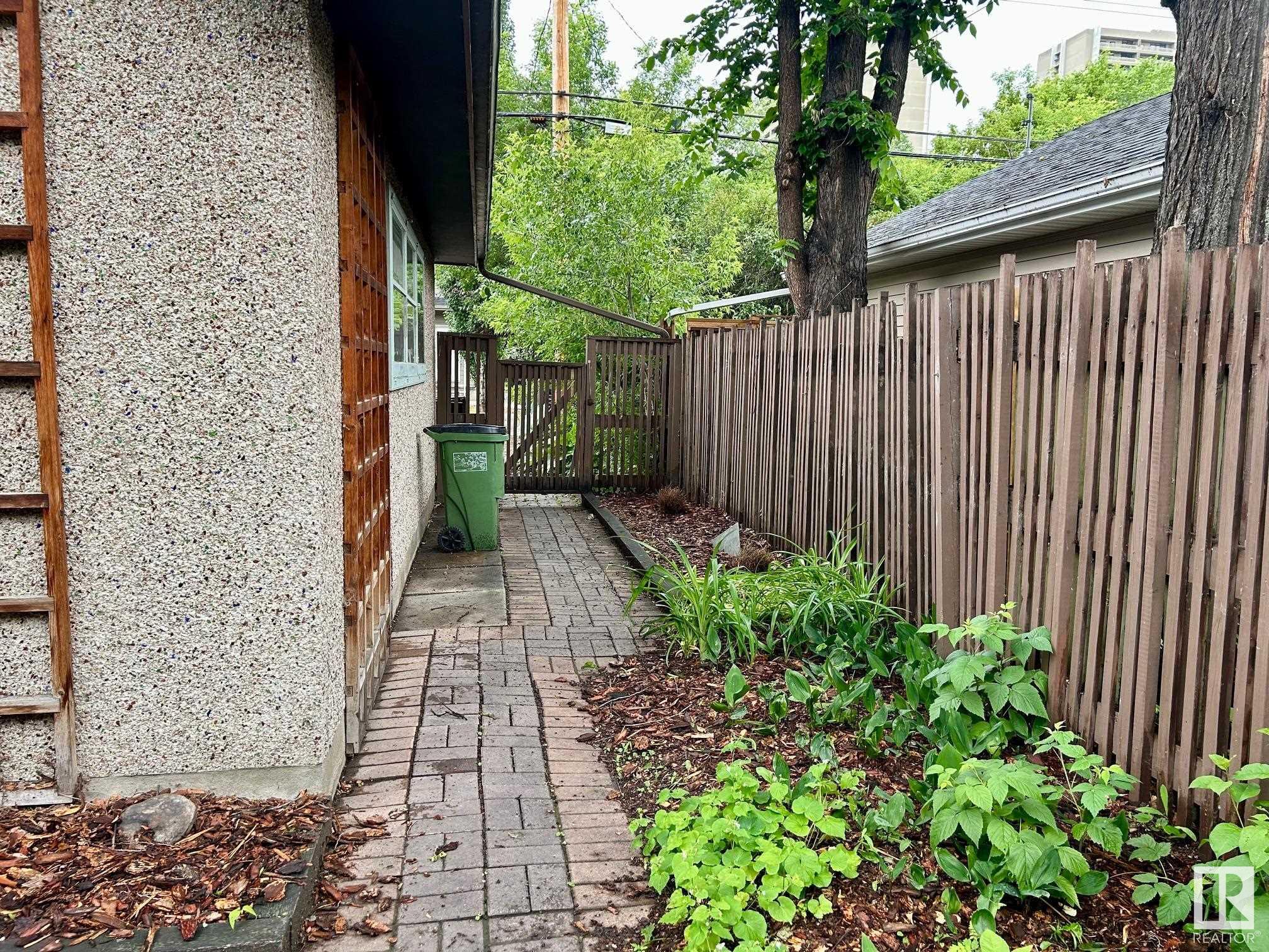      11037 85 AV NW , Edmonton,  ,T6G 0W5 ;  Listing Number: MLS E4420927