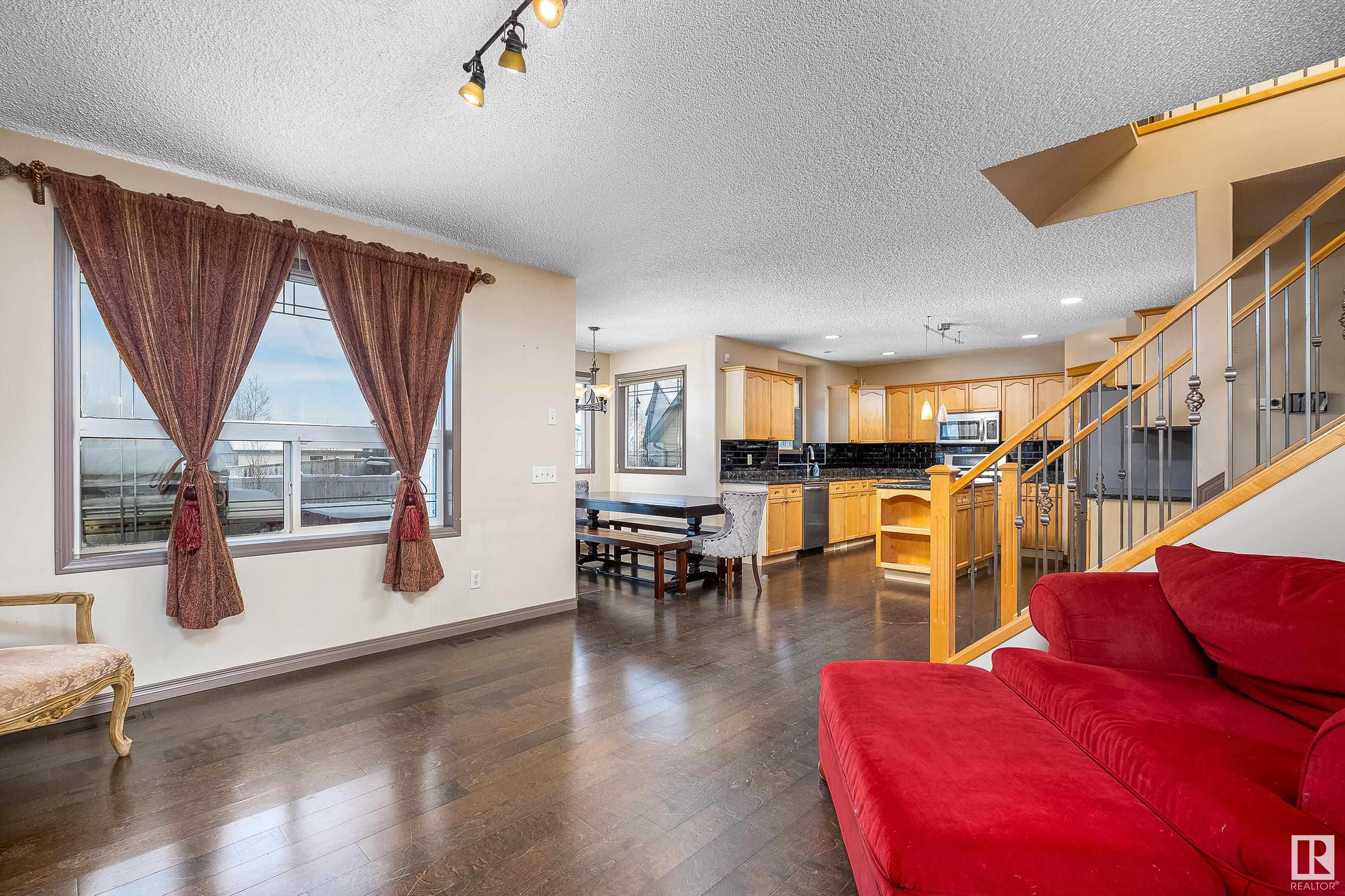      5639 204 ST NW , Edmonton,  ,T6M 2Z5 ;  Listing Number: MLS E4420937