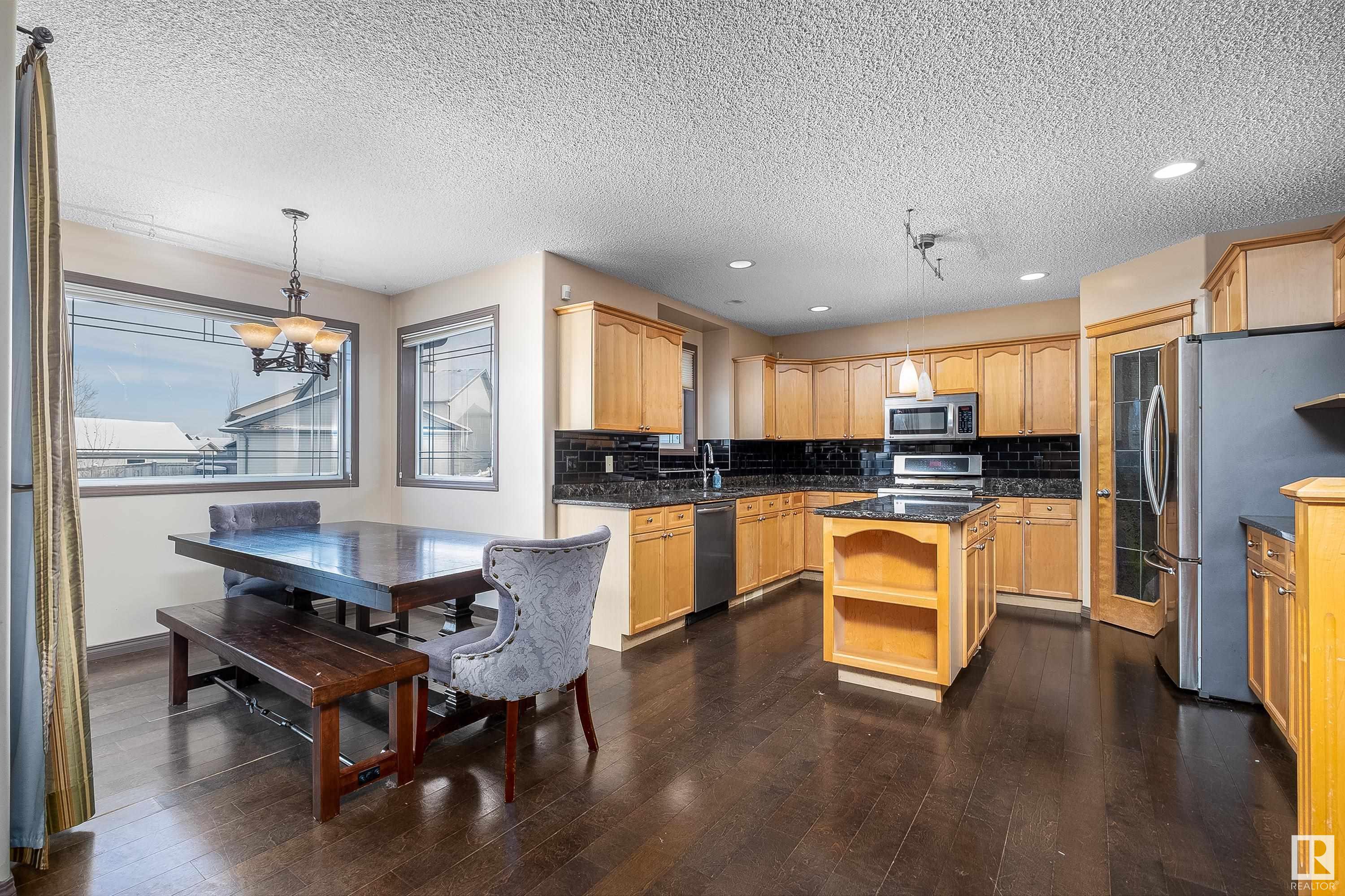      5639 204 ST NW , Edmonton,  ,T6M 2Z5 ;  Listing Number: MLS E4420937