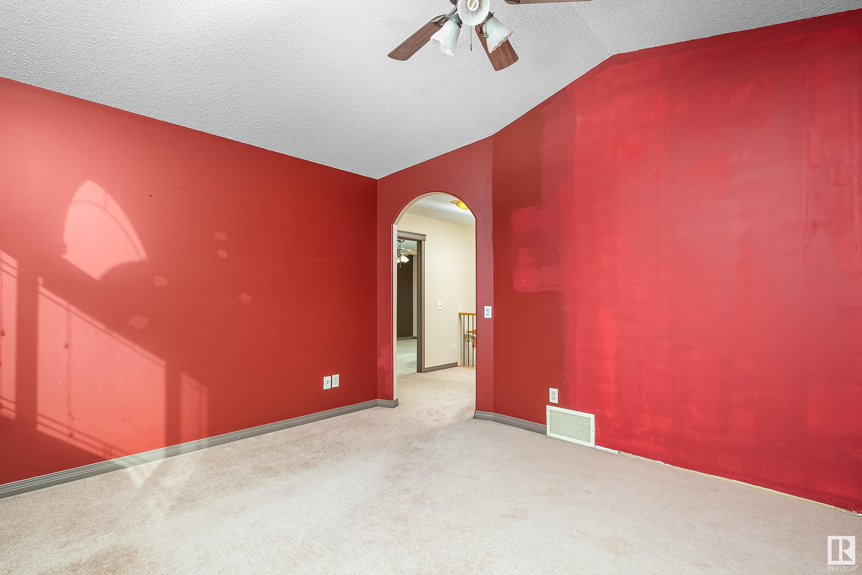      5639 204 ST NW , Edmonton,  ,T6M 2Z5 ;  Listing Number: MLS E4420937