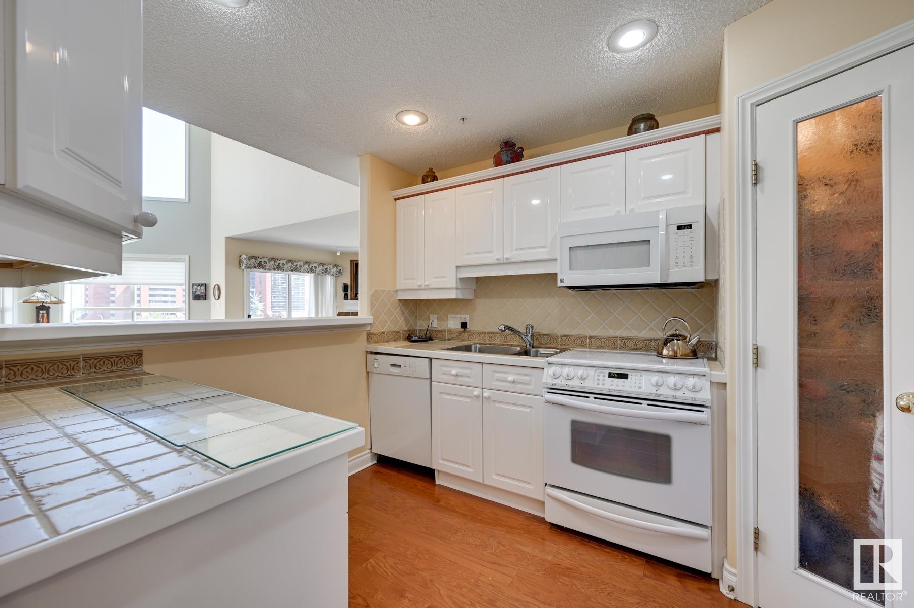      #504 10221 111 ST NW , Edmonton,  ,T5K 2W5 ;  Listing Number: MLS E4420945