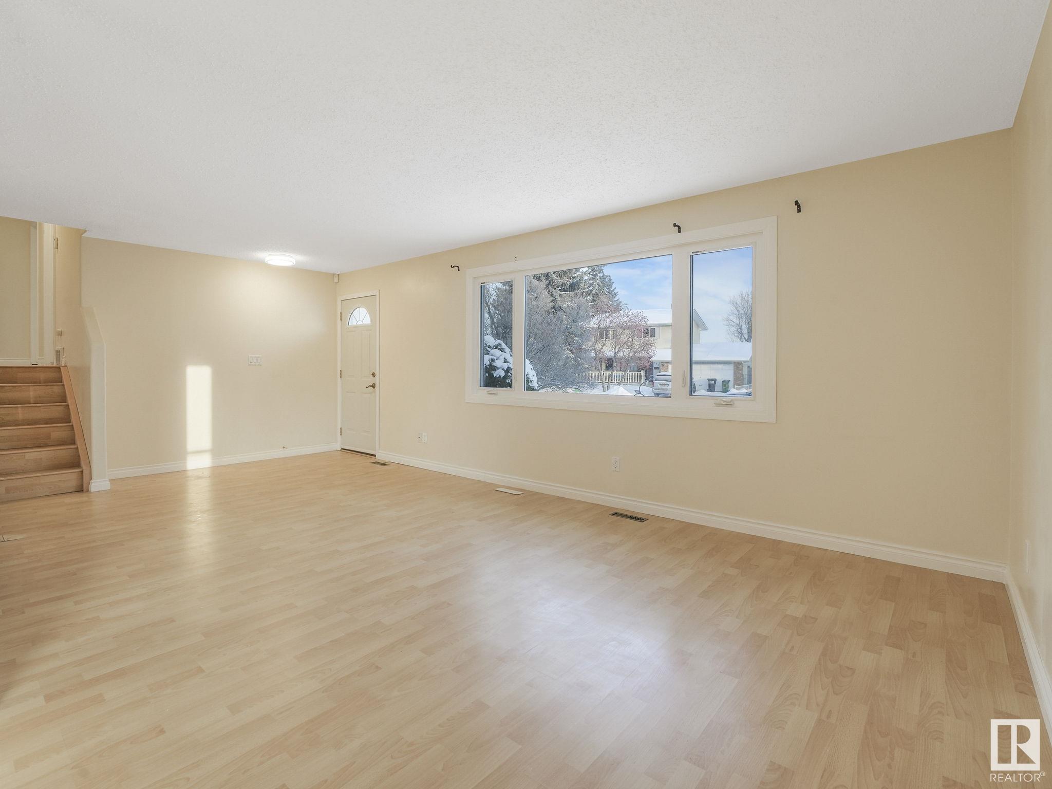      141 HOMESTEAD CR NW , Edmonton,  ,T5A 2Y1 ;  Listing Number: MLS E4420951
