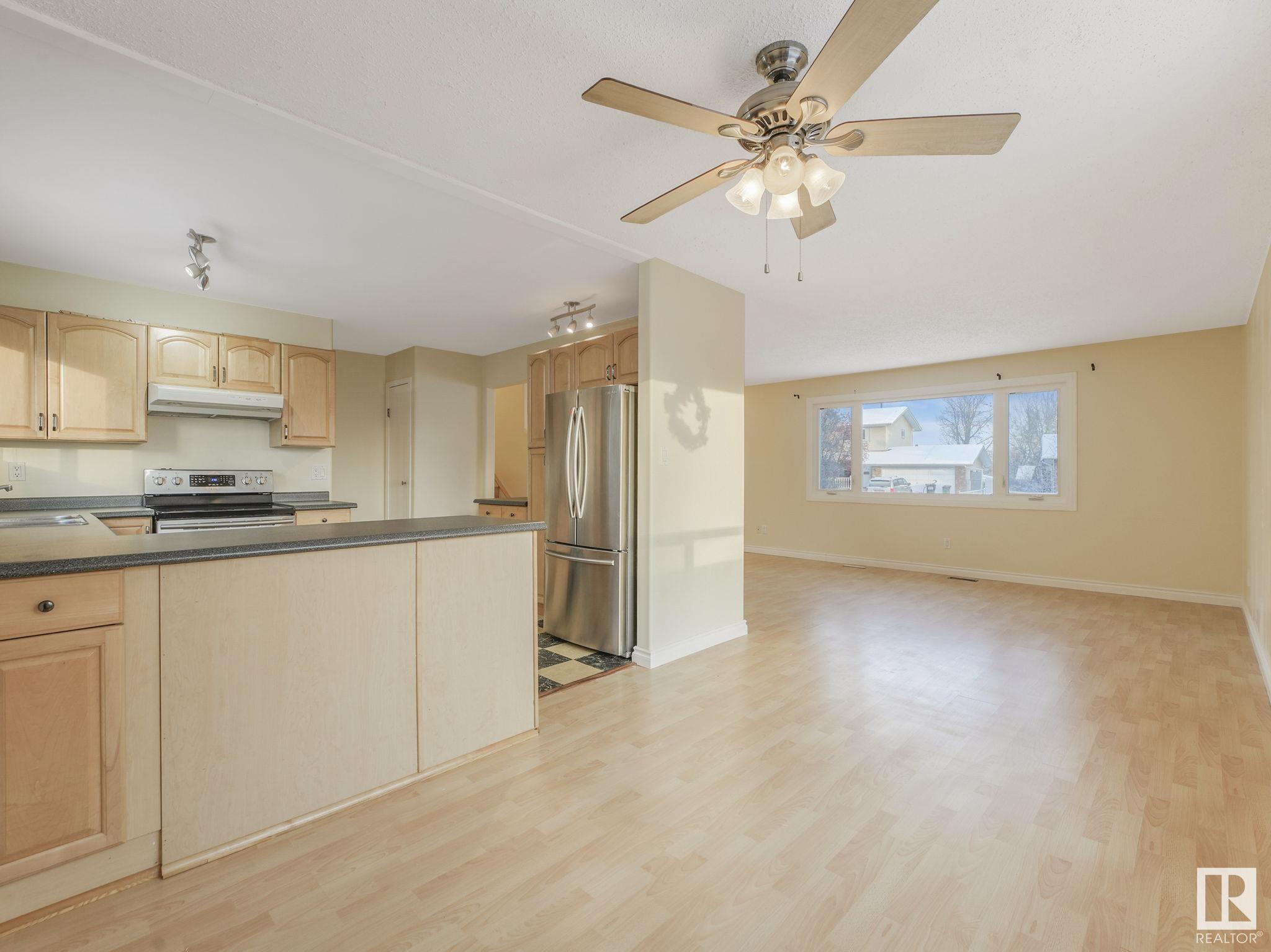      141 HOMESTEAD CR NW , Edmonton,  ,T5A 2Y1 ;  Listing Number: MLS E4420951