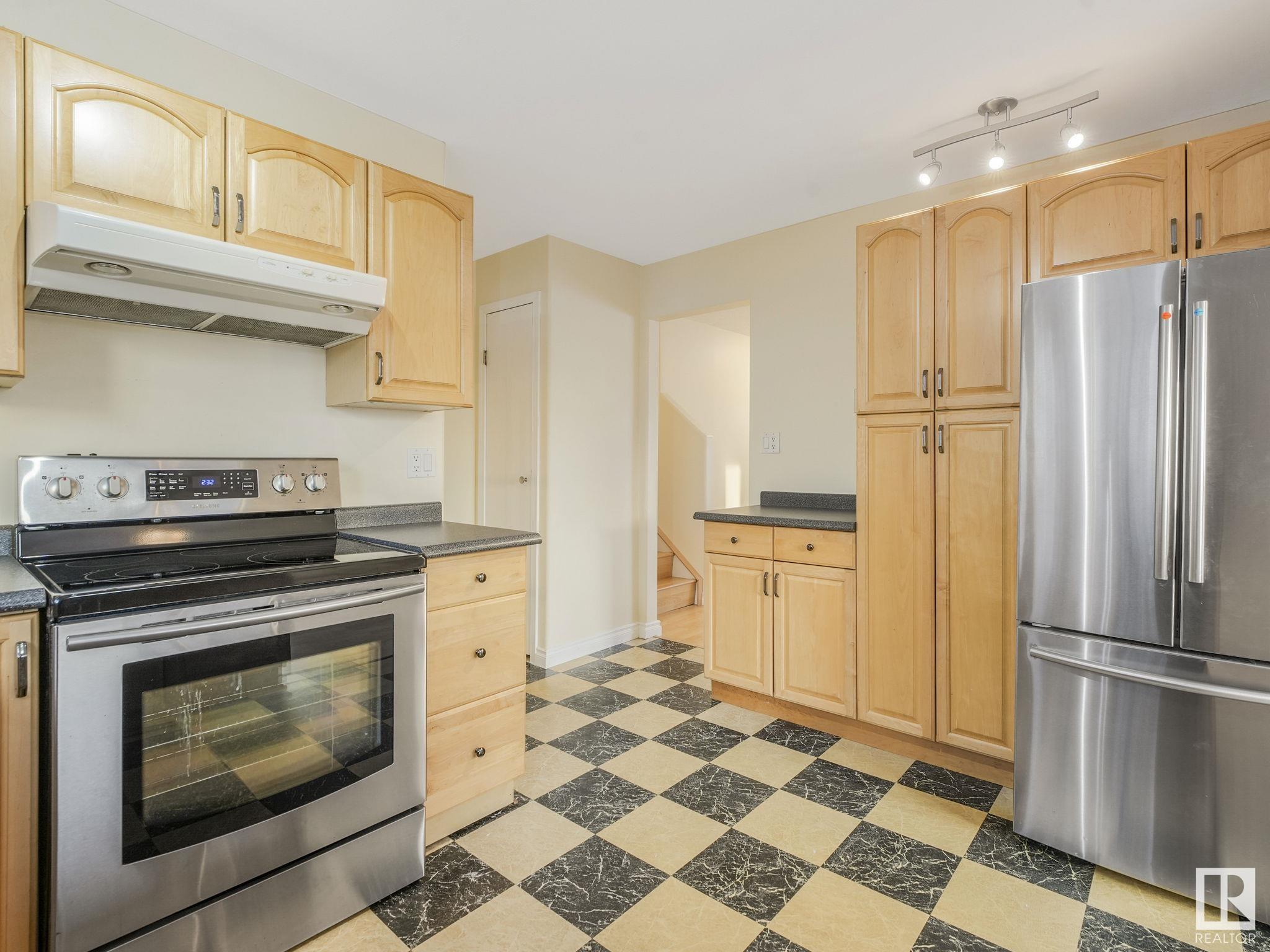      141 HOMESTEAD CR NW , Edmonton,  ,T5A 2Y1 ;  Listing Number: MLS E4420951