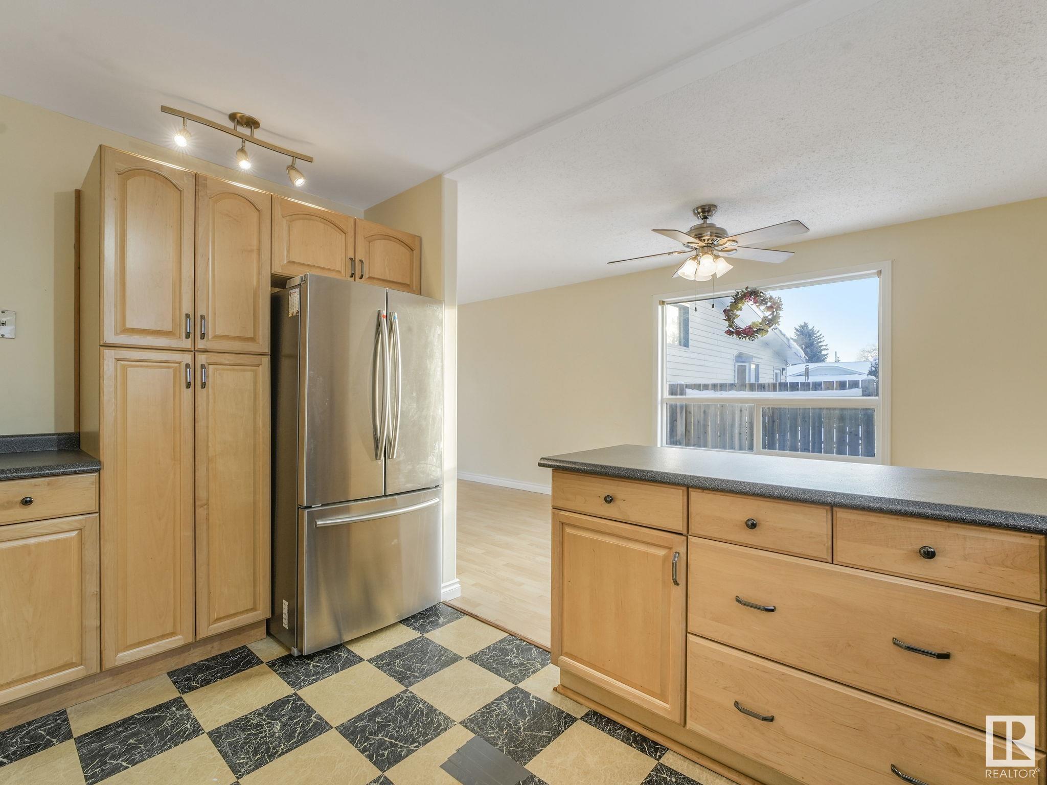      141 HOMESTEAD CR NW , Edmonton,  ,T5A 2Y1 ;  Listing Number: MLS E4420951