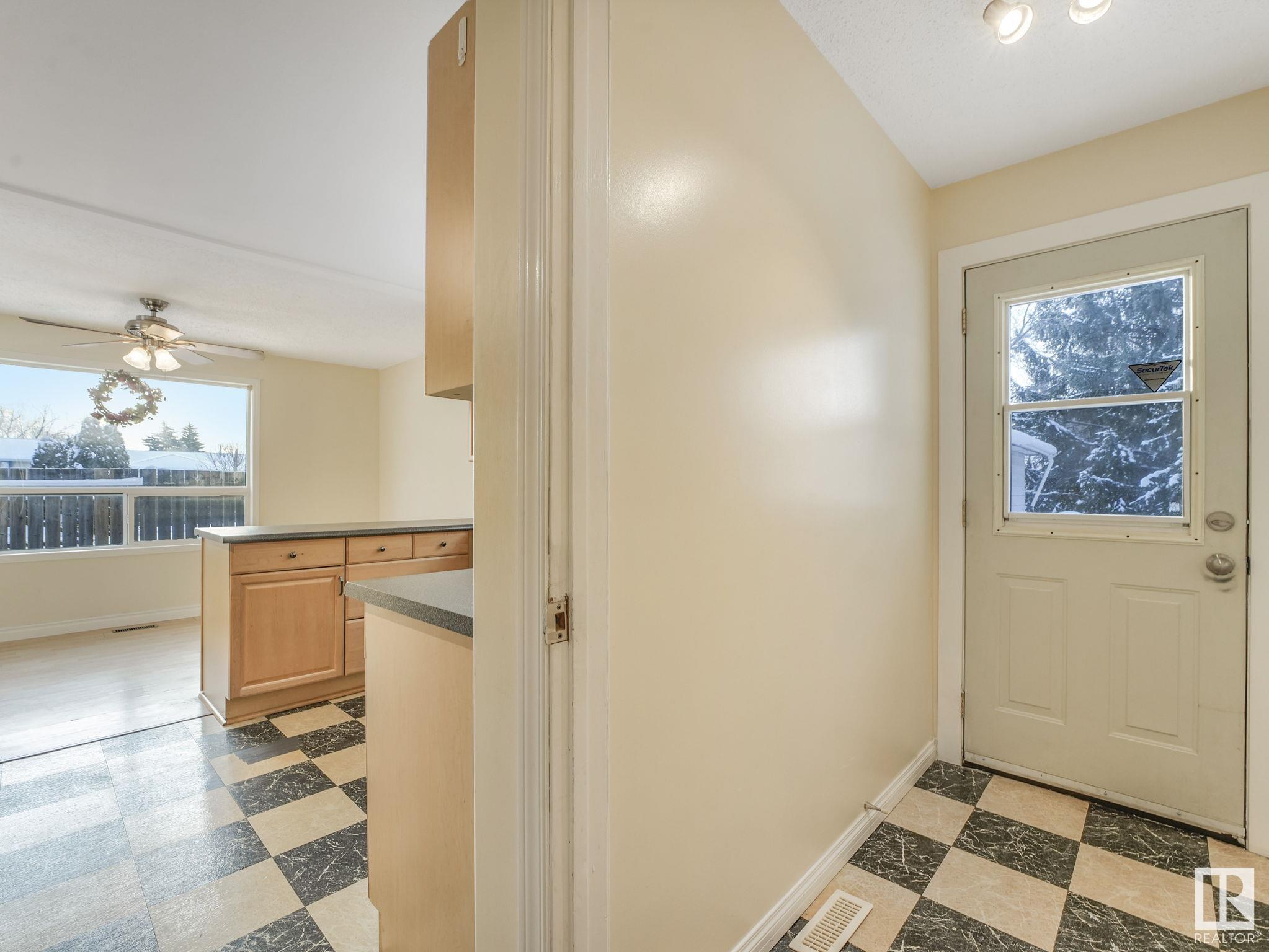      141 HOMESTEAD CR NW , Edmonton,  ,T5A 2Y1 ;  Listing Number: MLS E4420951