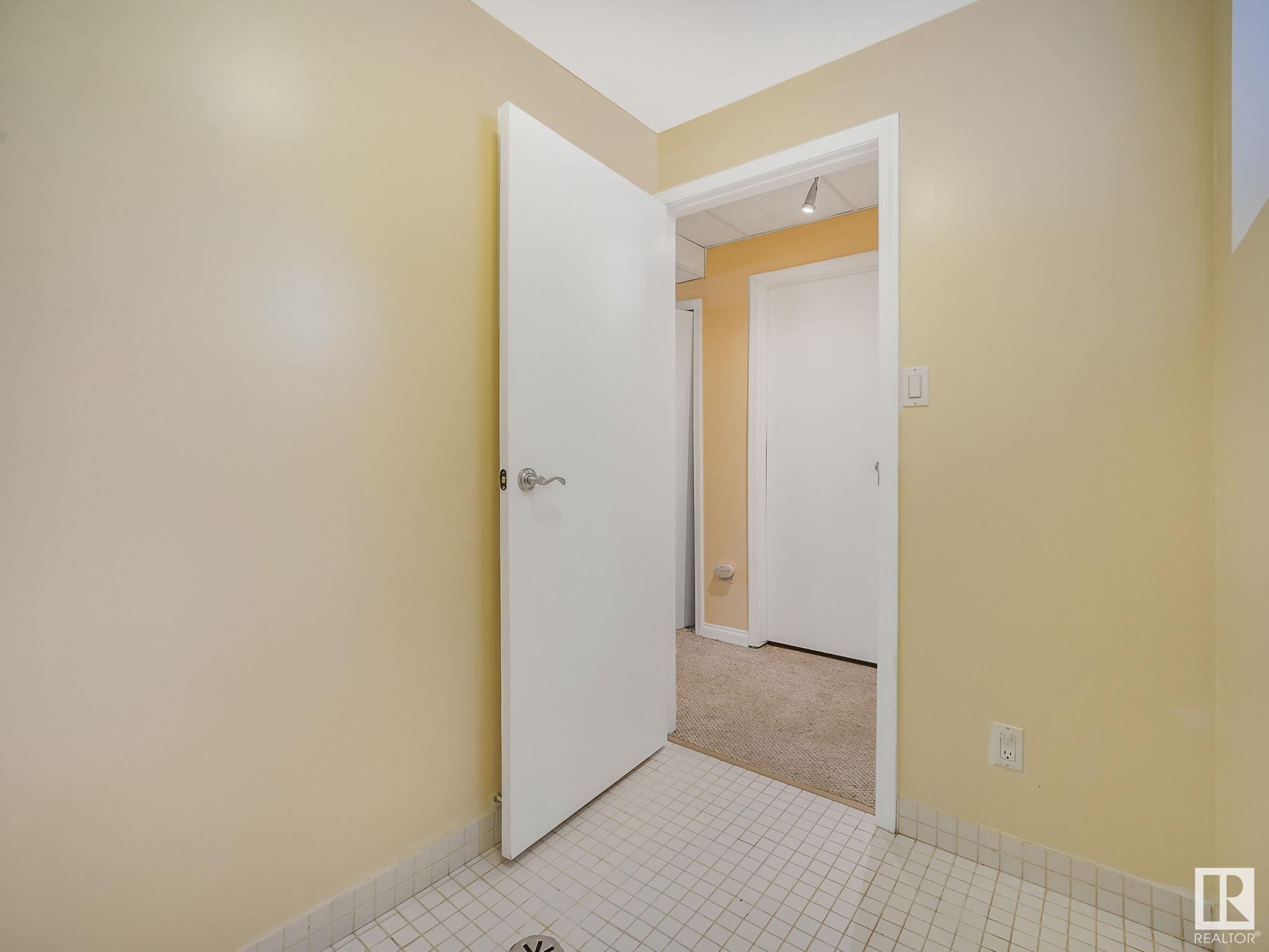      141 HOMESTEAD CR NW , Edmonton,  ,T5A 2Y1 ;  Listing Number: MLS E4420951