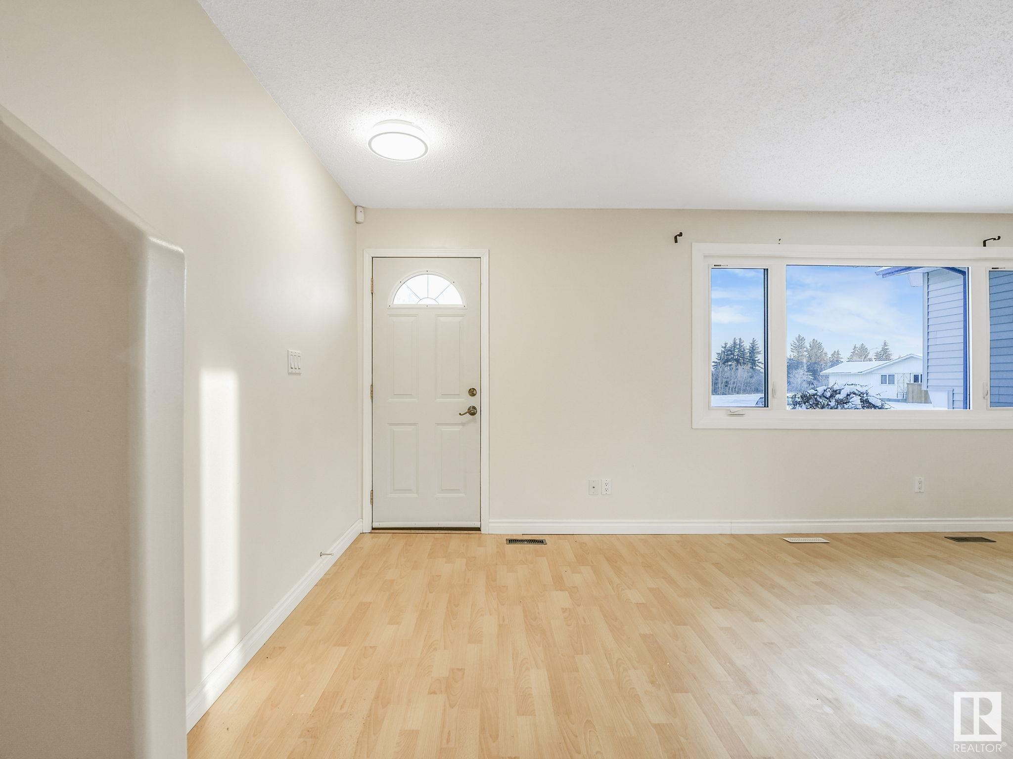      141 HOMESTEAD CR NW , Edmonton,  ,T5A 2Y1 ;  Listing Number: MLS E4420951