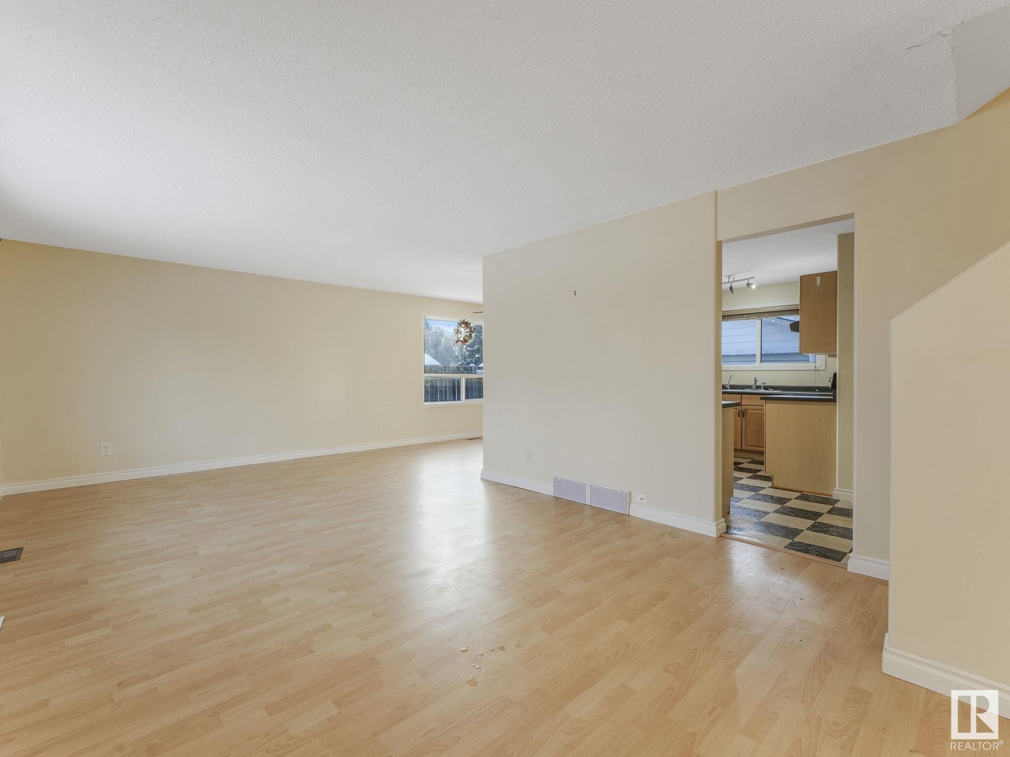      141 HOMESTEAD CR NW , Edmonton,  ,T5A 2Y1 ;  Listing Number: MLS E4420951