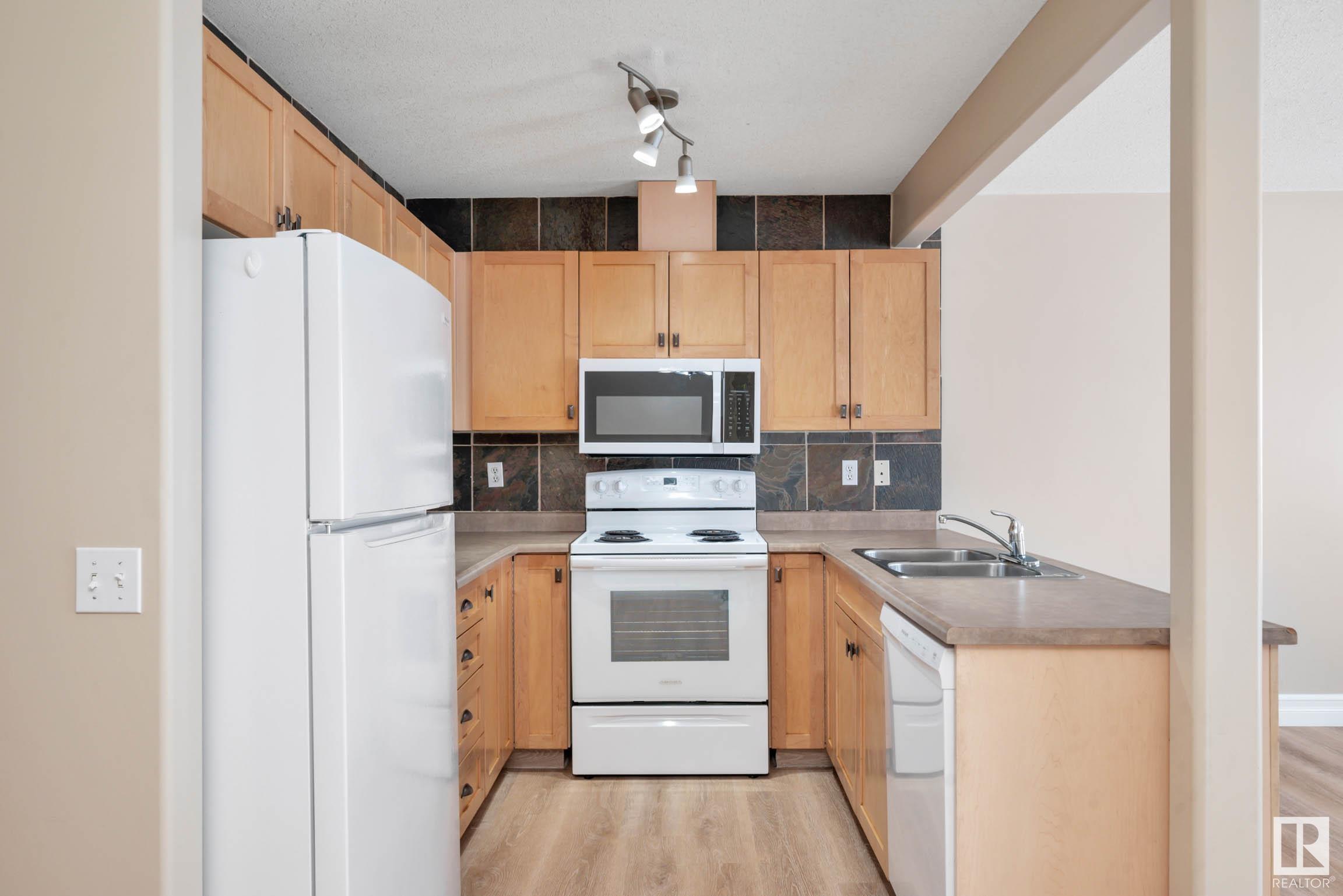      #70 16823 84 ST NW , Edmonton,  ,T5Z 3S4 ;  Listing Number: MLS E4420952