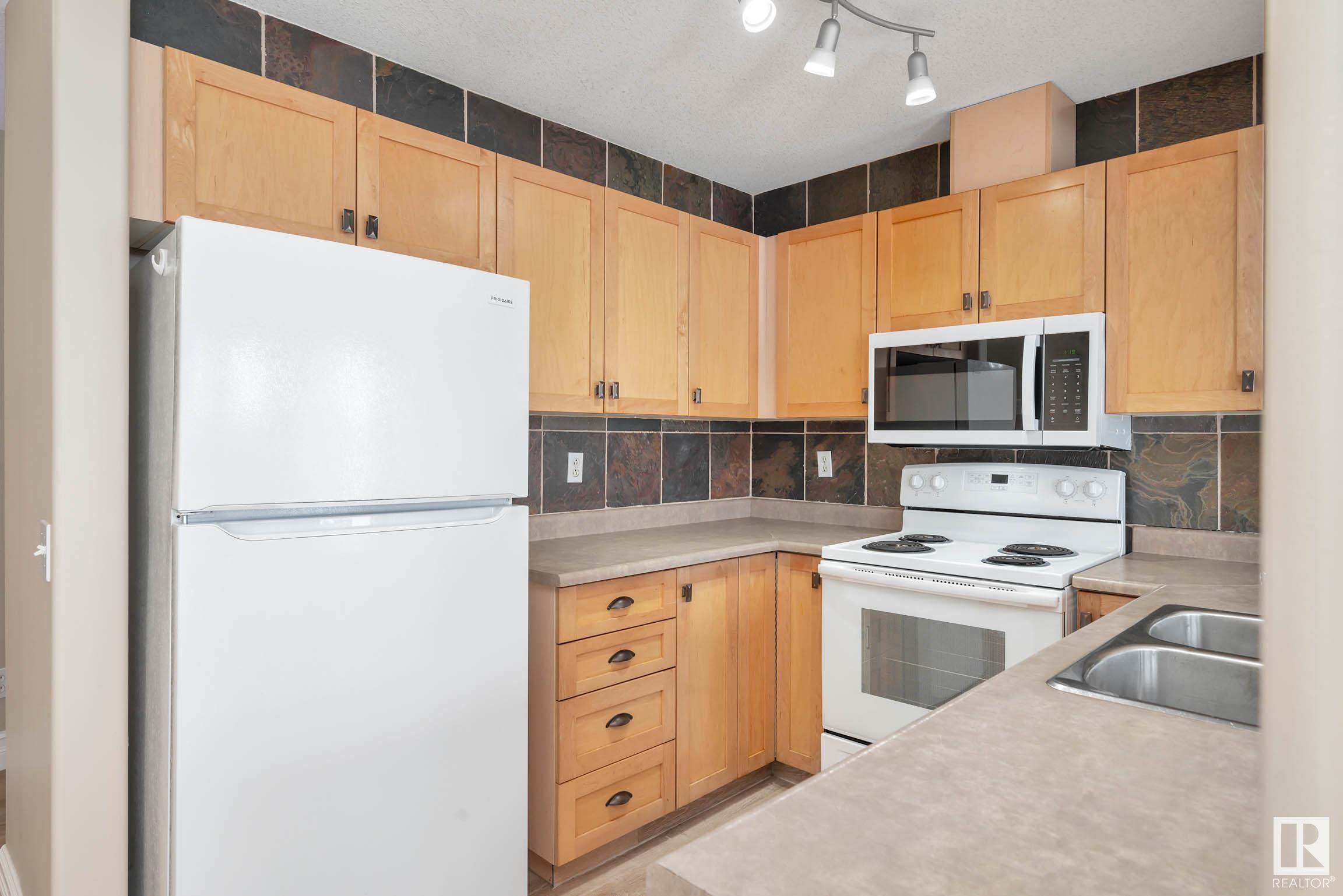      #70 16823 84 ST NW , Edmonton,  ,T5Z 3S4 ;  Listing Number: MLS E4420952