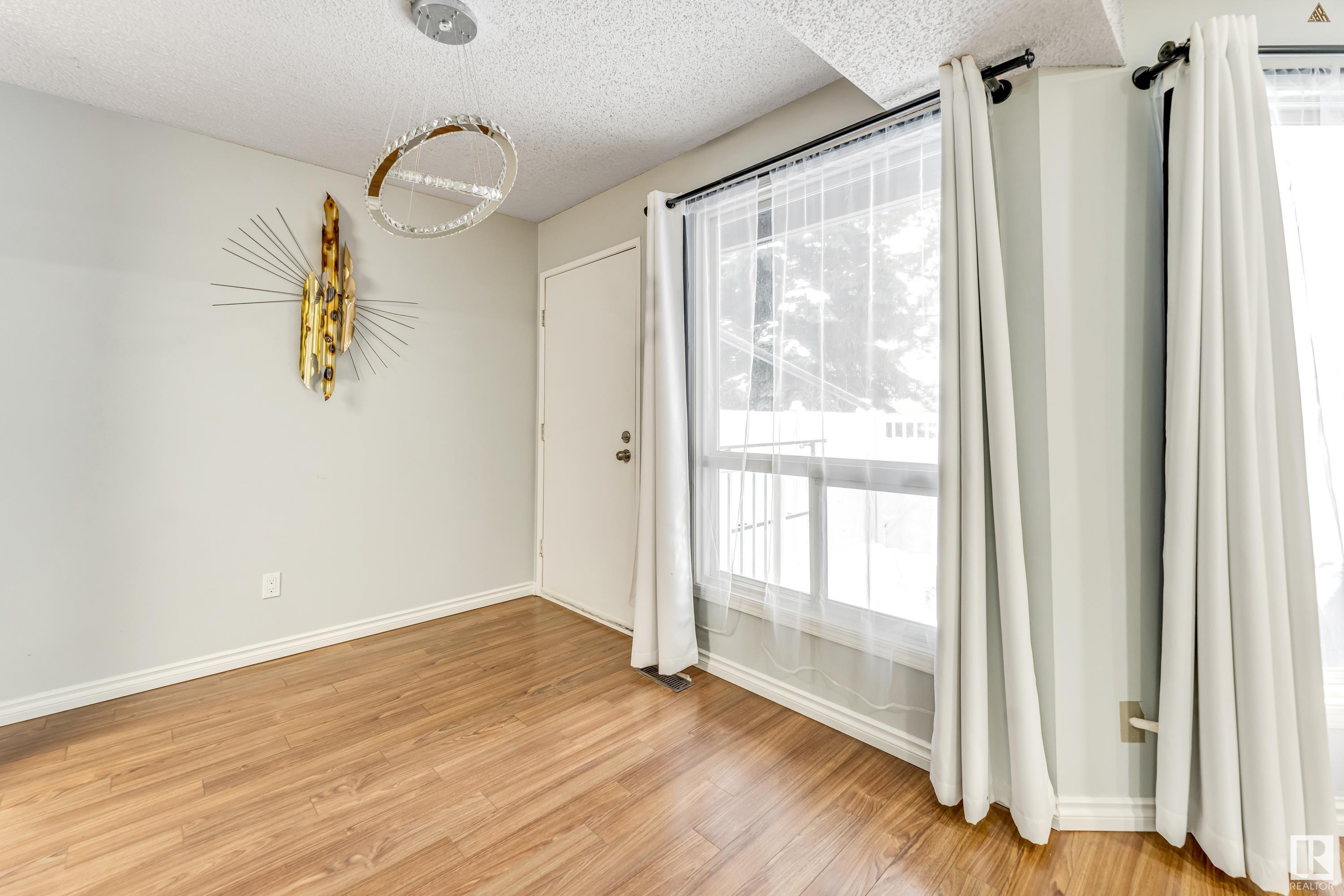      3538 42 ST NW , Edmonton,  ,T6L 5A1 ;  Listing Number: MLS E4420957