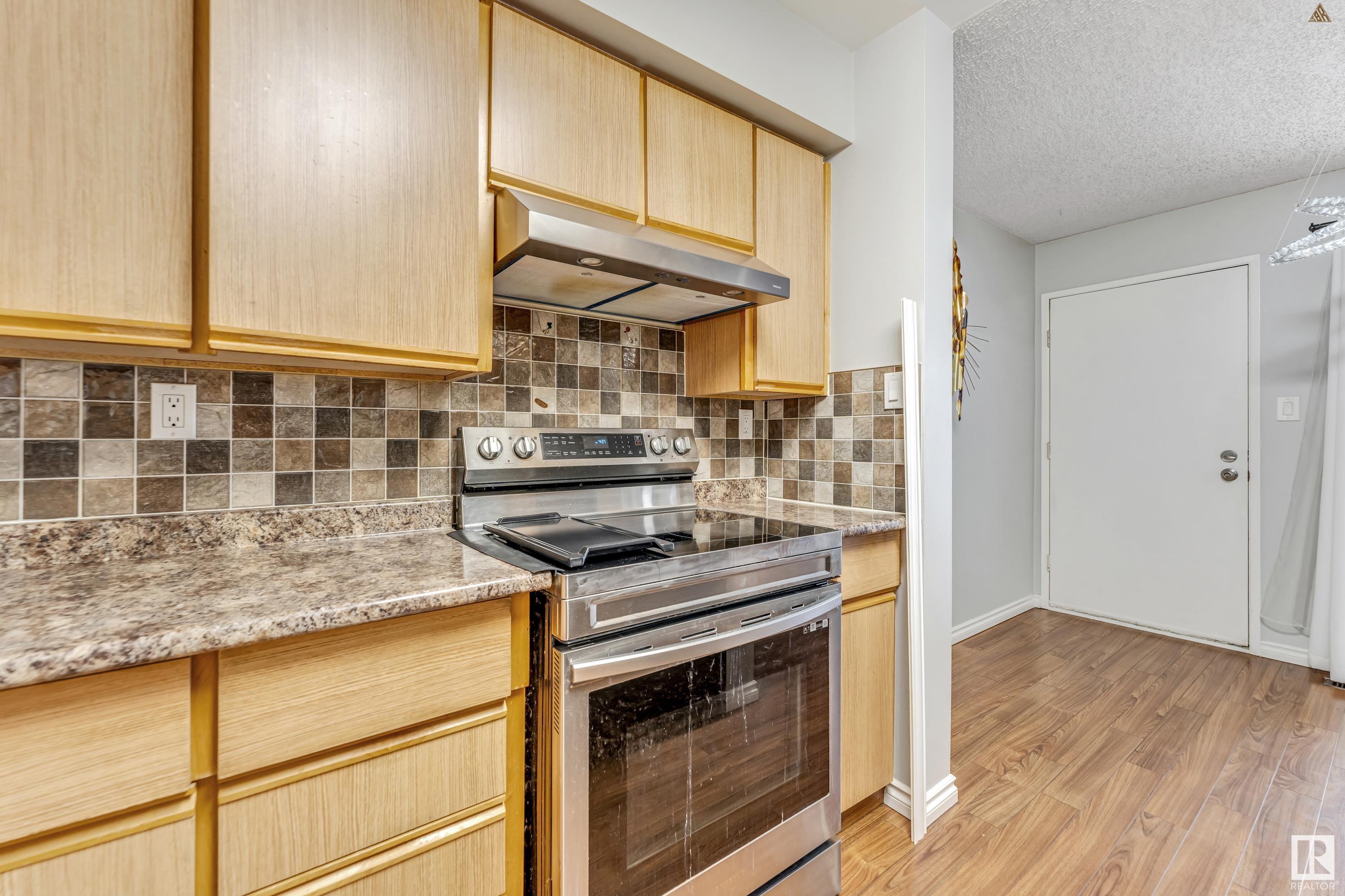      3538 42 ST NW , Edmonton,  ,T6L 5A1 ;  Listing Number: MLS E4420957