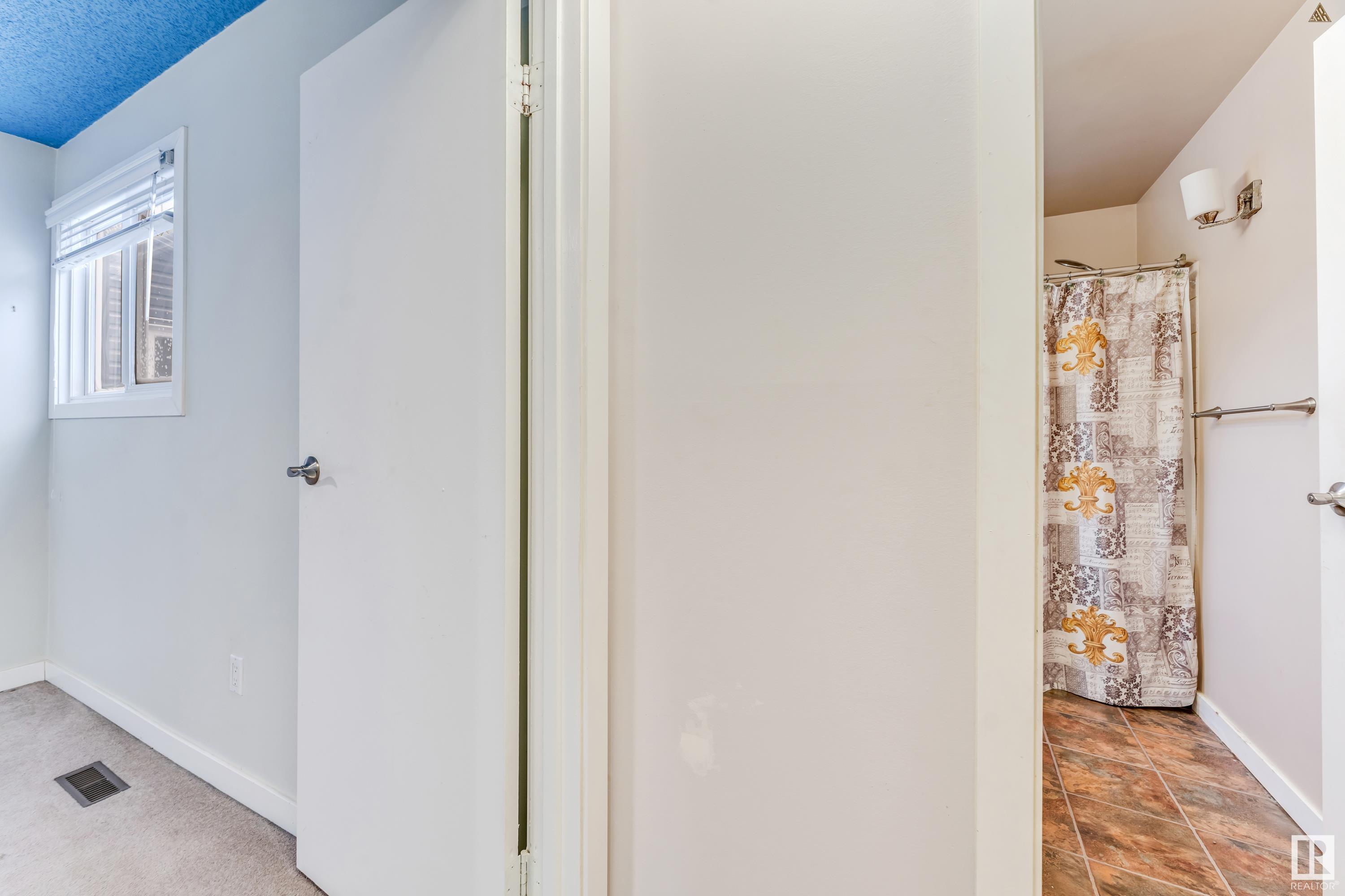      3538 42 ST NW , Edmonton,  ,T6L 5A1 ;  Listing Number: MLS E4420957
