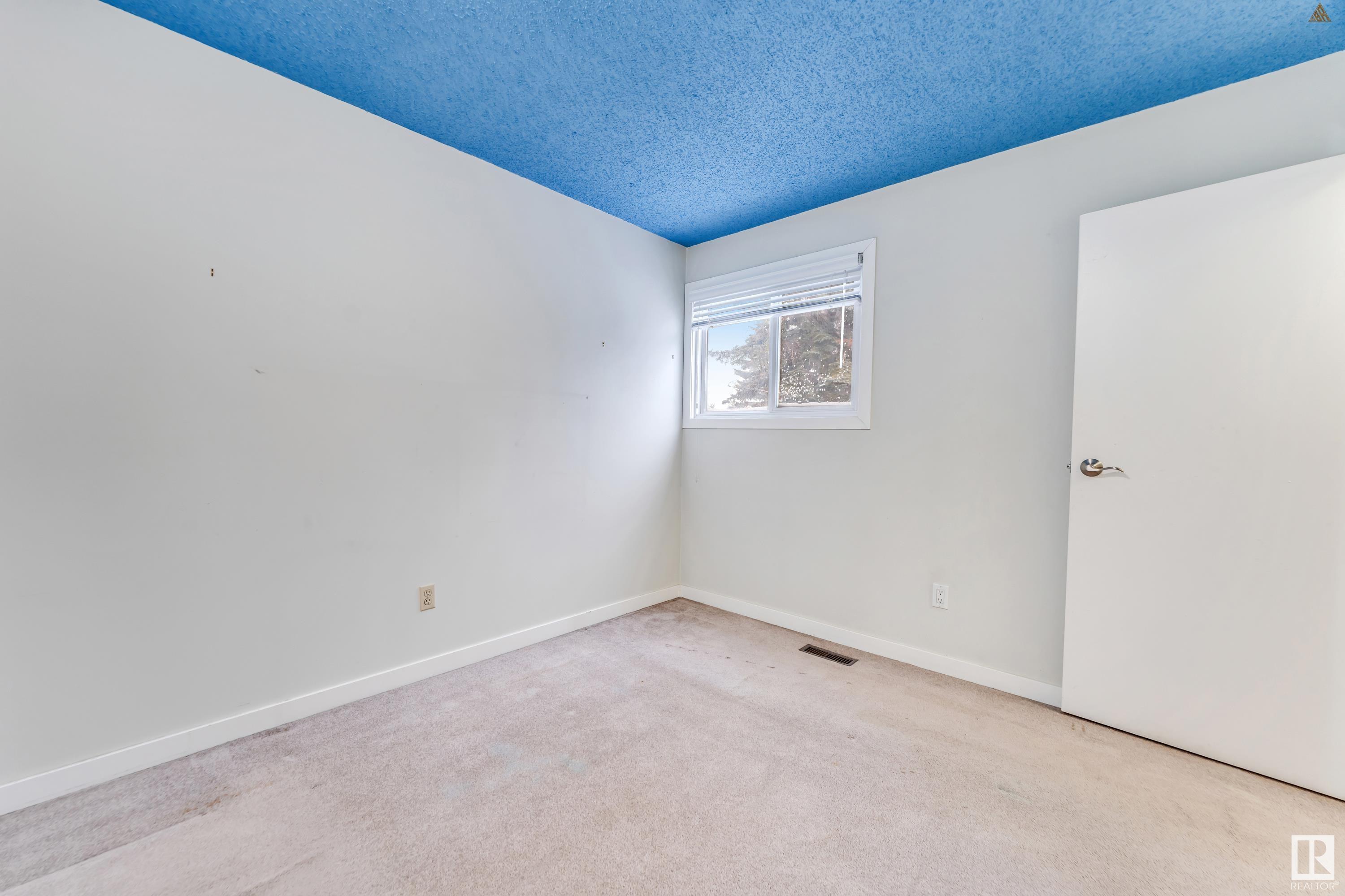      3538 42 ST NW , Edmonton,  ,T6L 5A1 ;  Listing Number: MLS E4420957