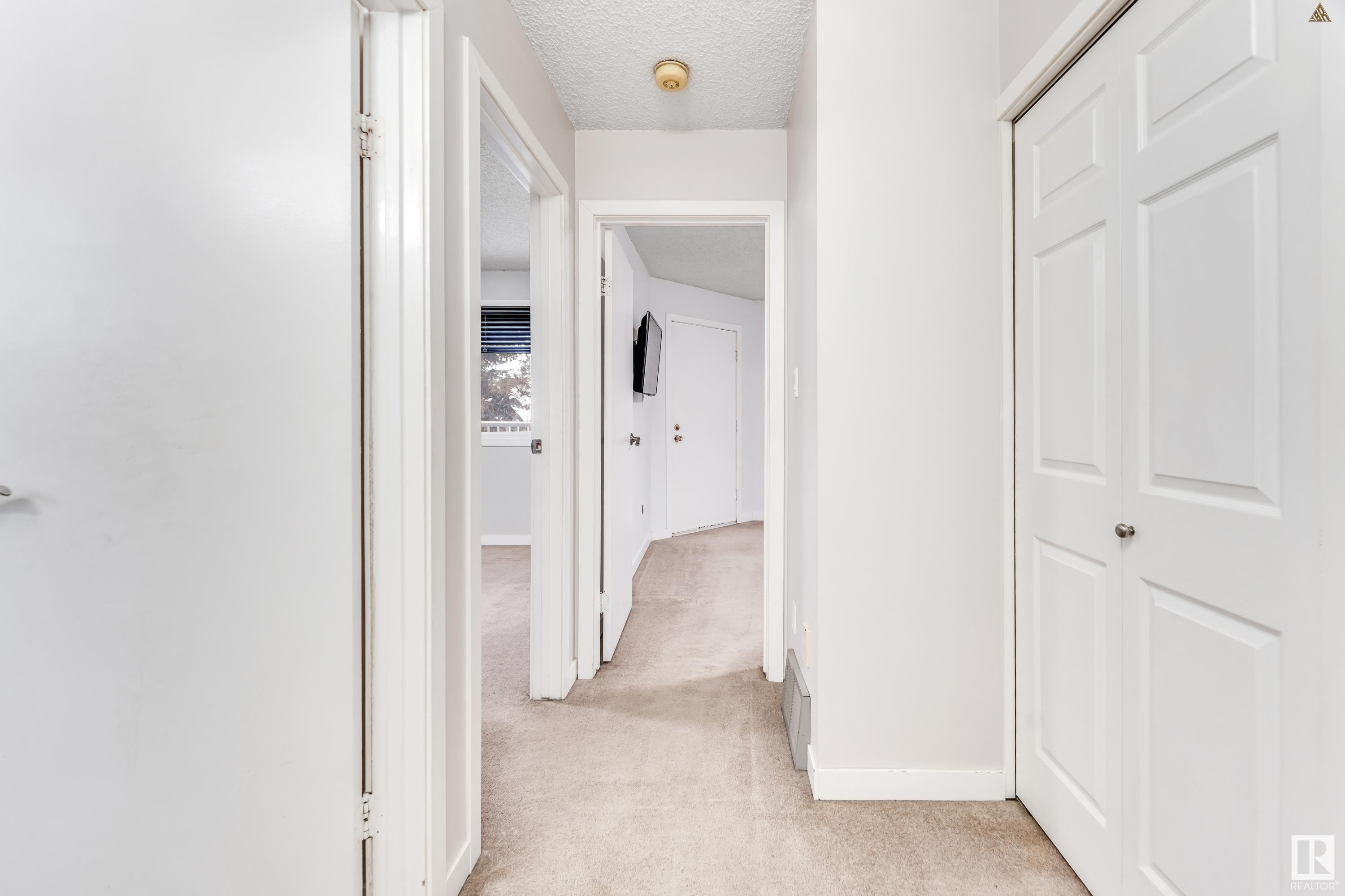      3538 42 ST NW , Edmonton,  ,T6L 5A1 ;  Listing Number: MLS E4420957