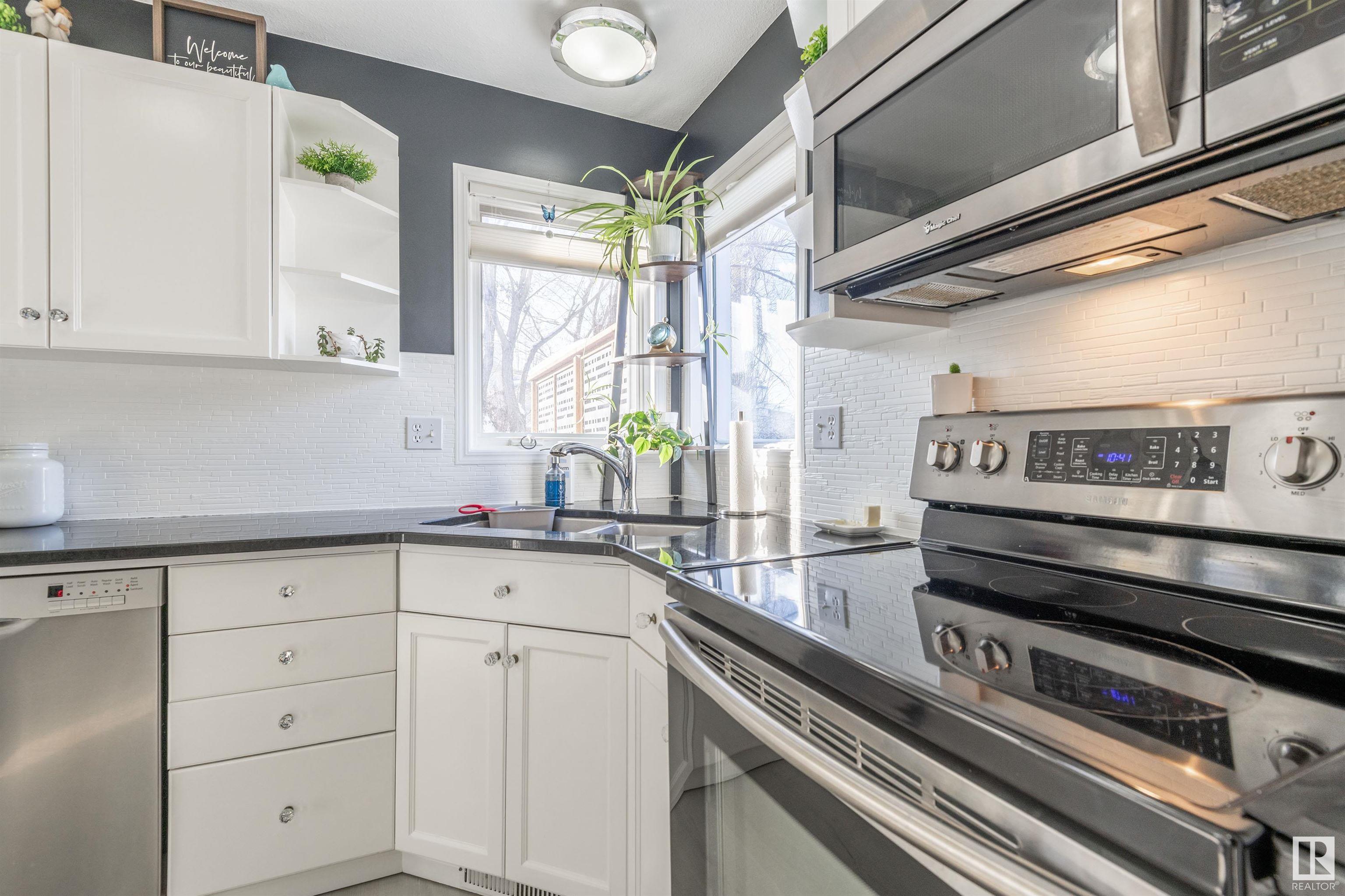      1207 Potter Greens DR NW , Edmonton,  ,T5T 5Y7 ;  Listing Number: MLS E4420967