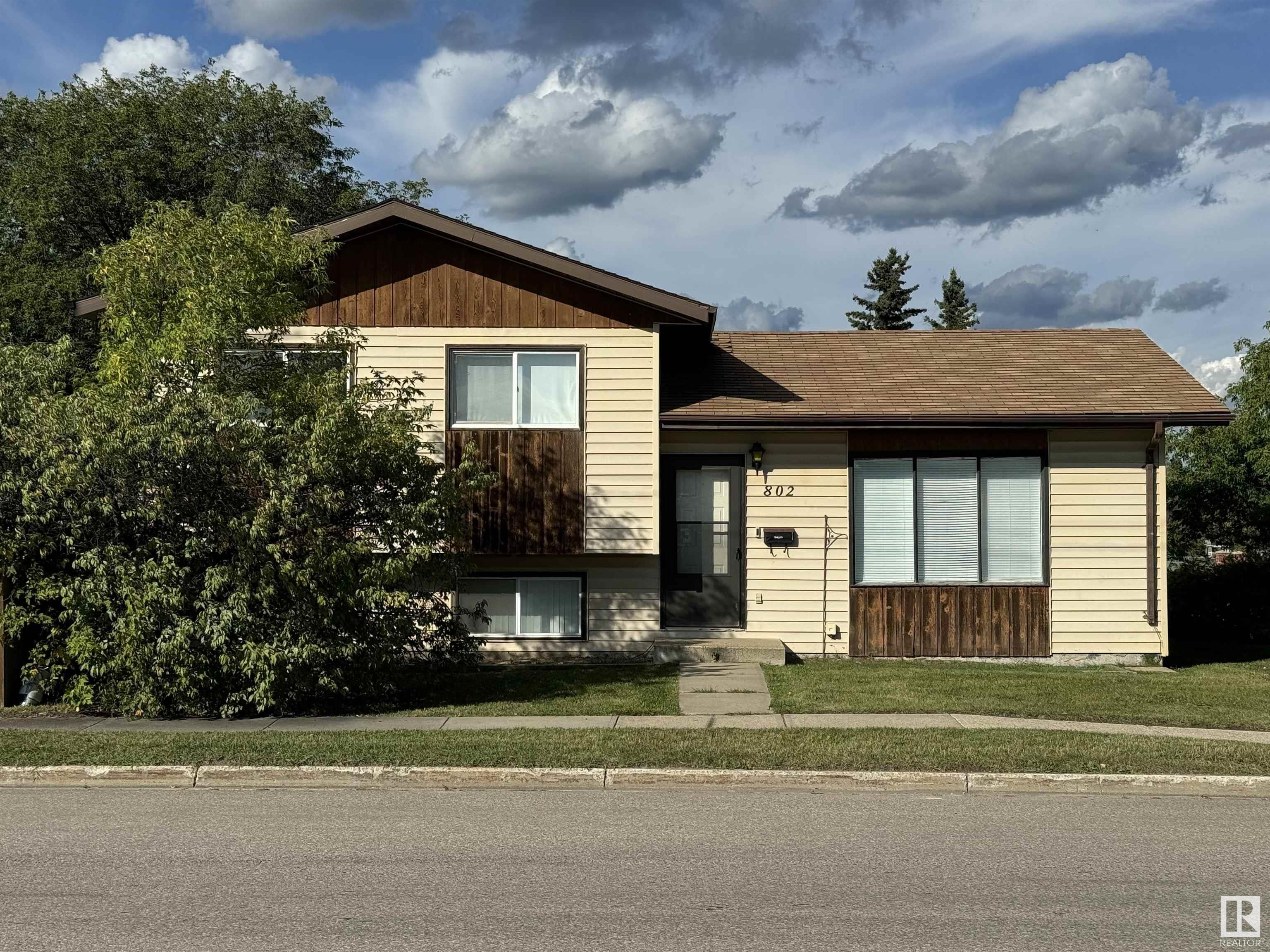      802 16 AV , Cold Lake,  ,T9M 1L2 ;  Listing Number: MLS E4420977