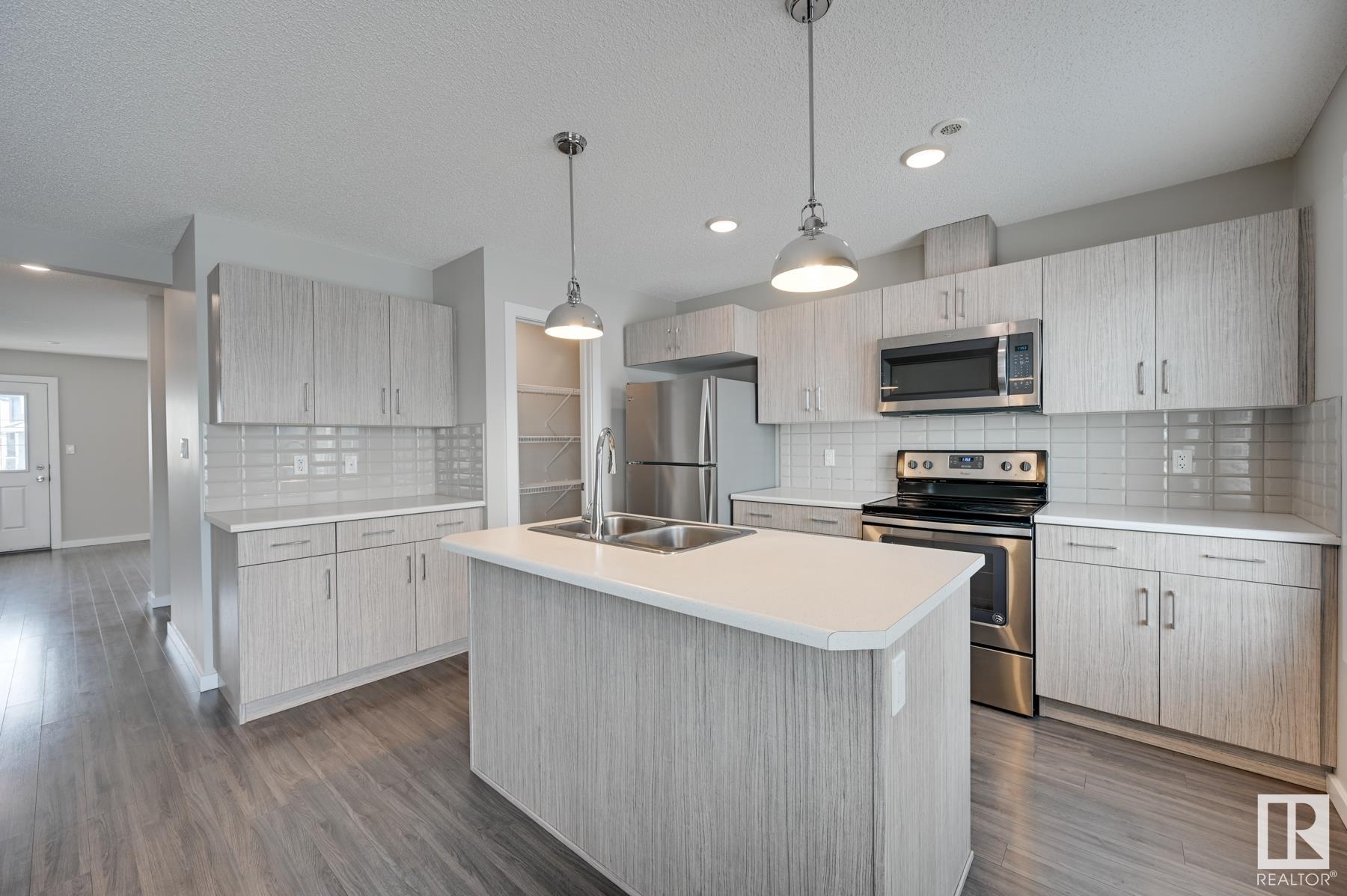      #33 2215 24 ST NW , Edmonton,  ,T6T 1A6 ;  Listing Number: MLS E4420985