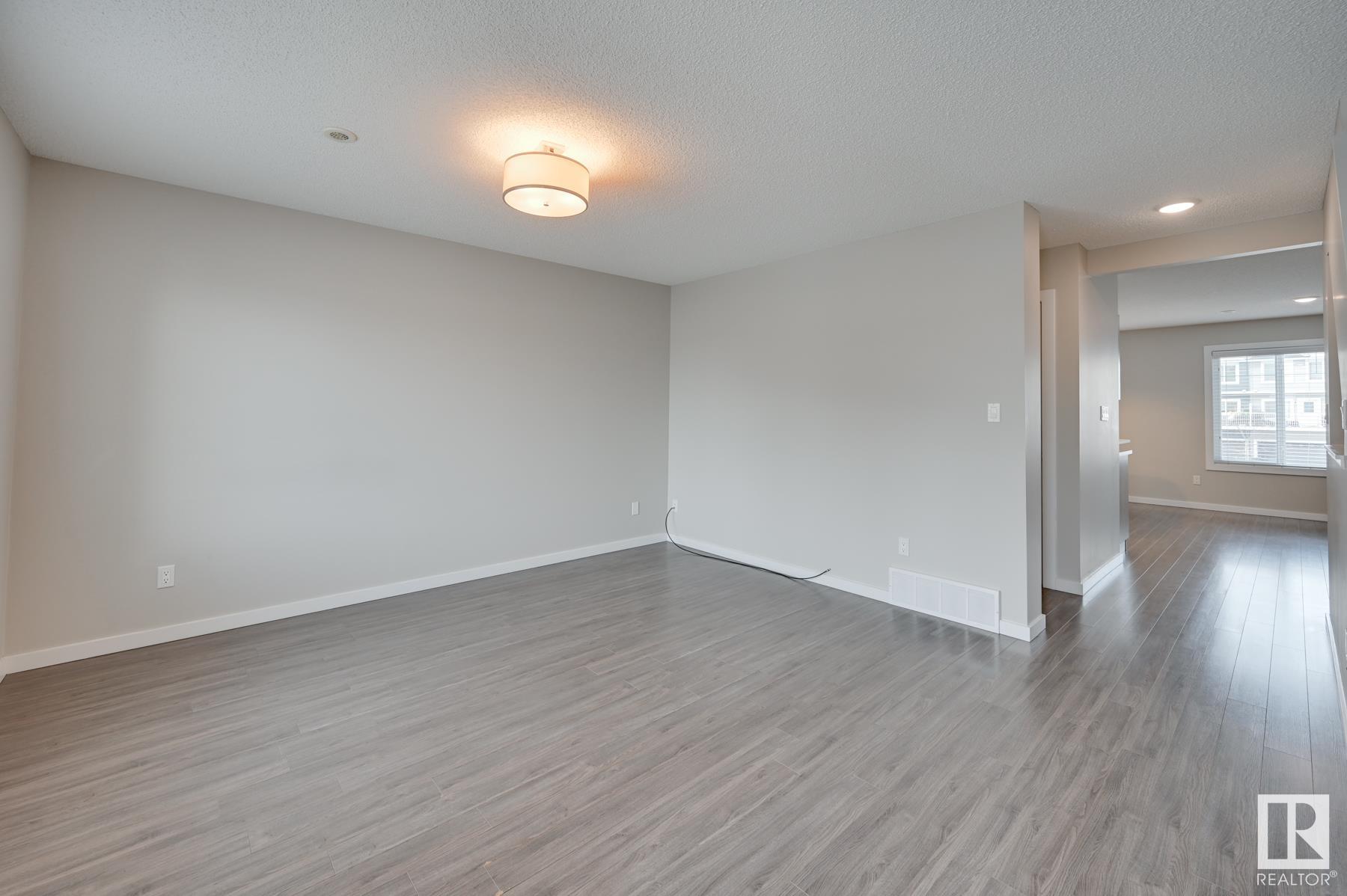     #33 2215 24 ST NW , Edmonton,  ,T6T 1A6 ;  Listing Number: MLS E4420985