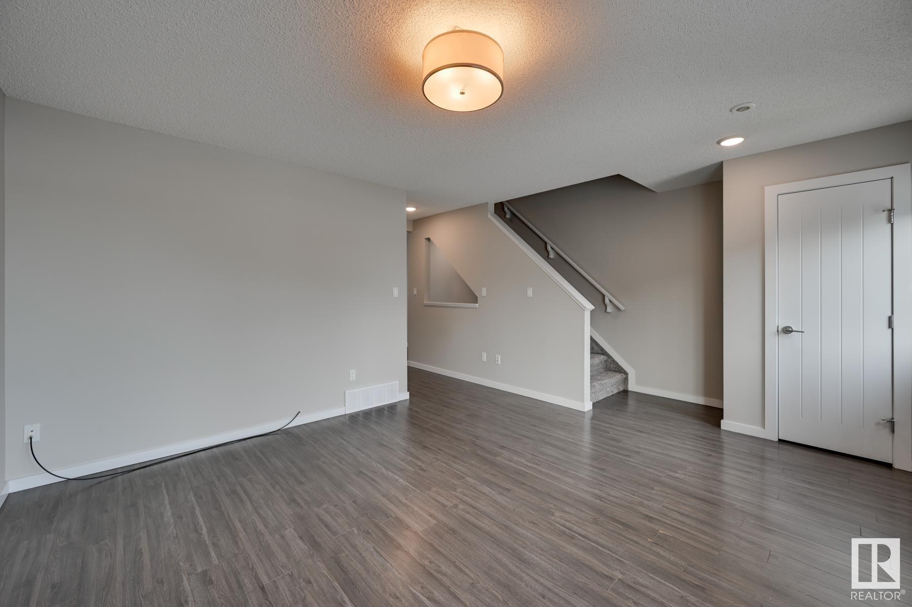      #33 2215 24 ST NW , Edmonton,  ,T6T 1A6 ;  Listing Number: MLS E4420985