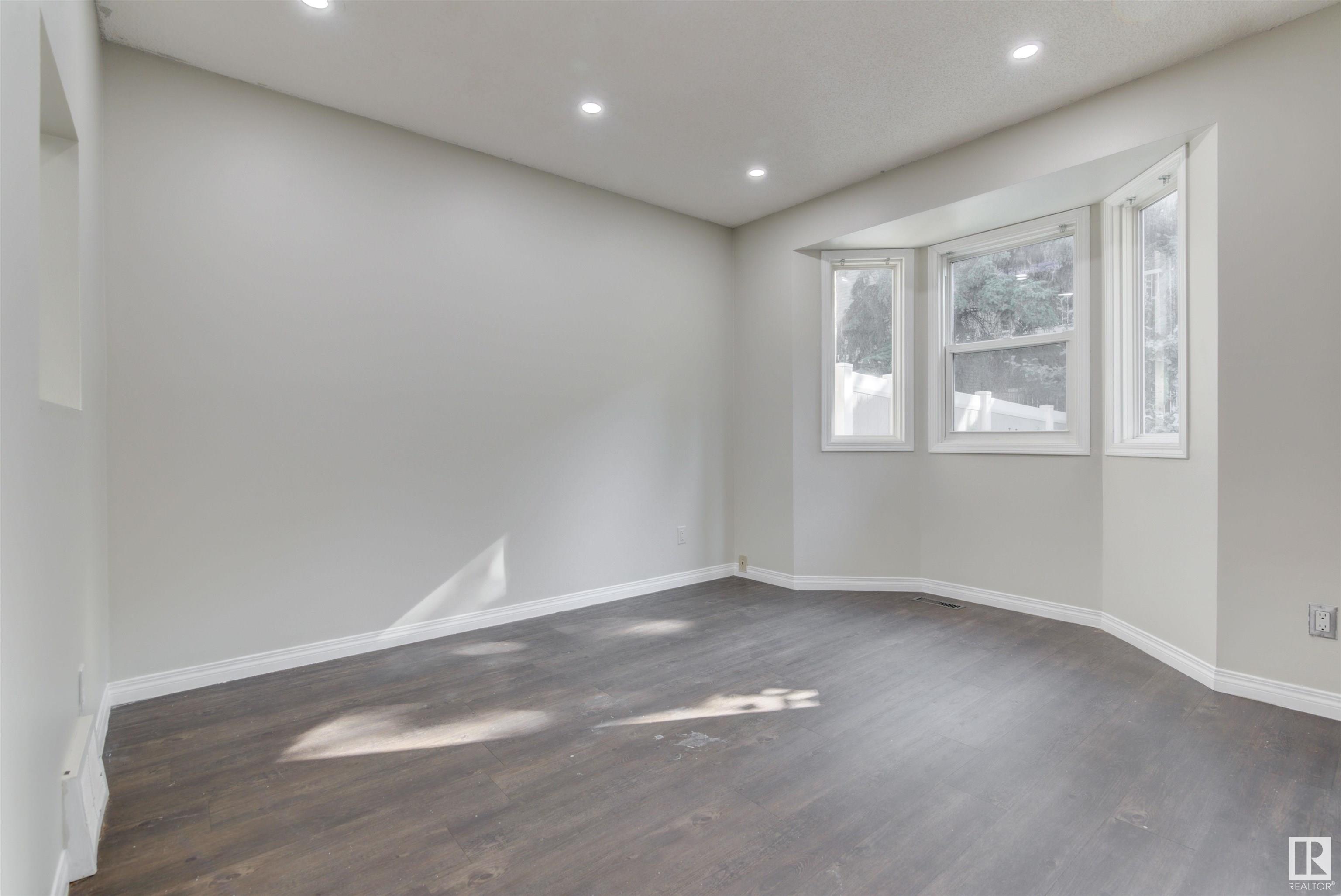      #22 10453 20 AV NW , Edmonton,  ,T6J 5H1 ;  Listing Number: MLS E4420988