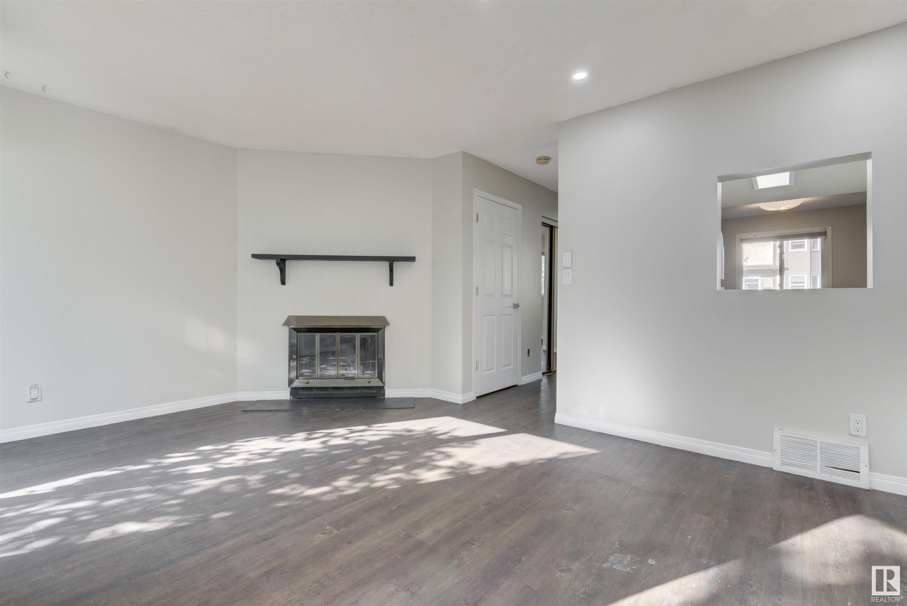      #22 10453 20 AV NW , Edmonton,  ,T6J 5H1 ;  Listing Number: MLS E4420988