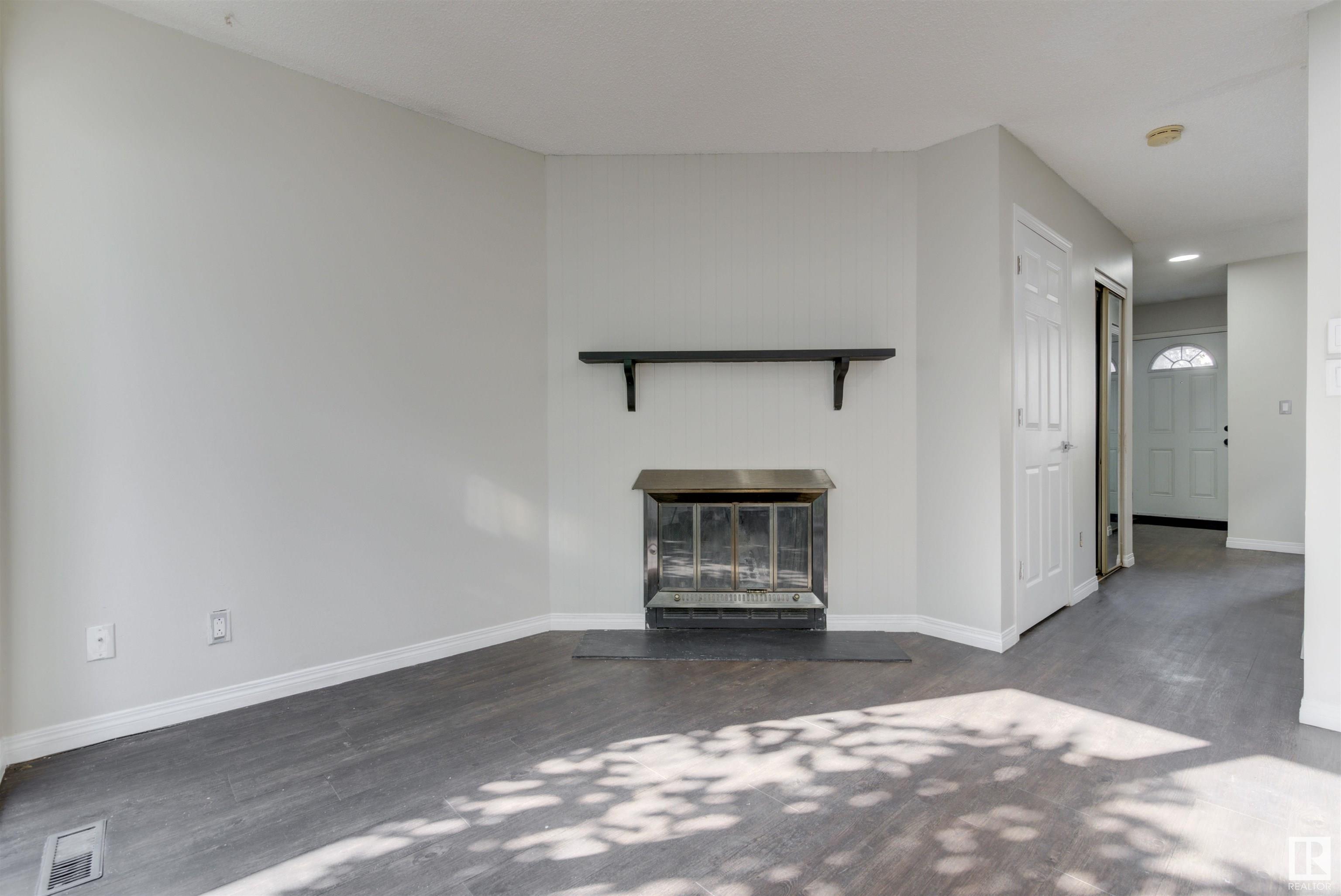      #22 10453 20 AV NW , Edmonton,  ,T6J 5H1 ;  Listing Number: MLS E4420988