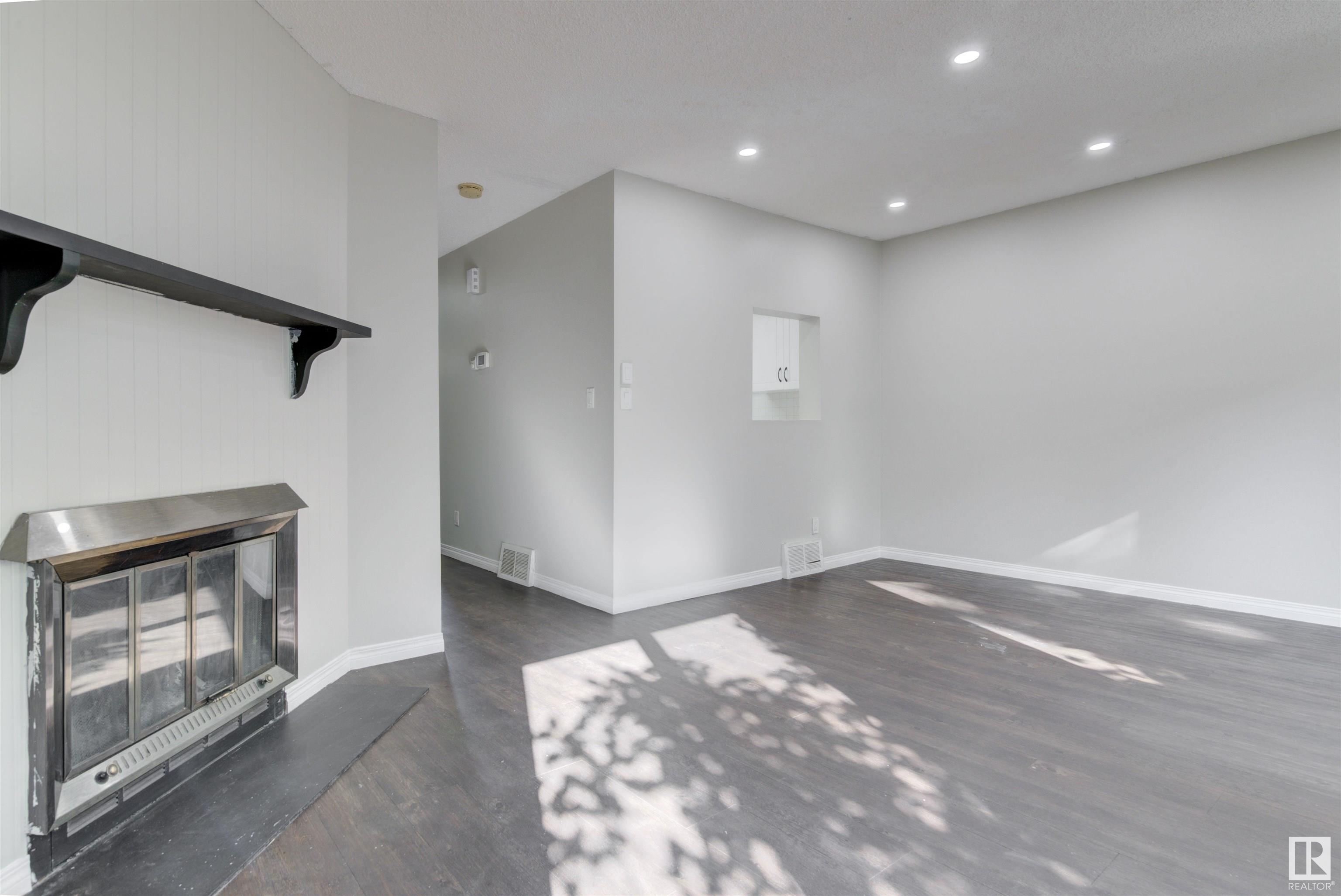      #22 10453 20 AV NW , Edmonton,  ,T6J 5H1 ;  Listing Number: MLS E4420988