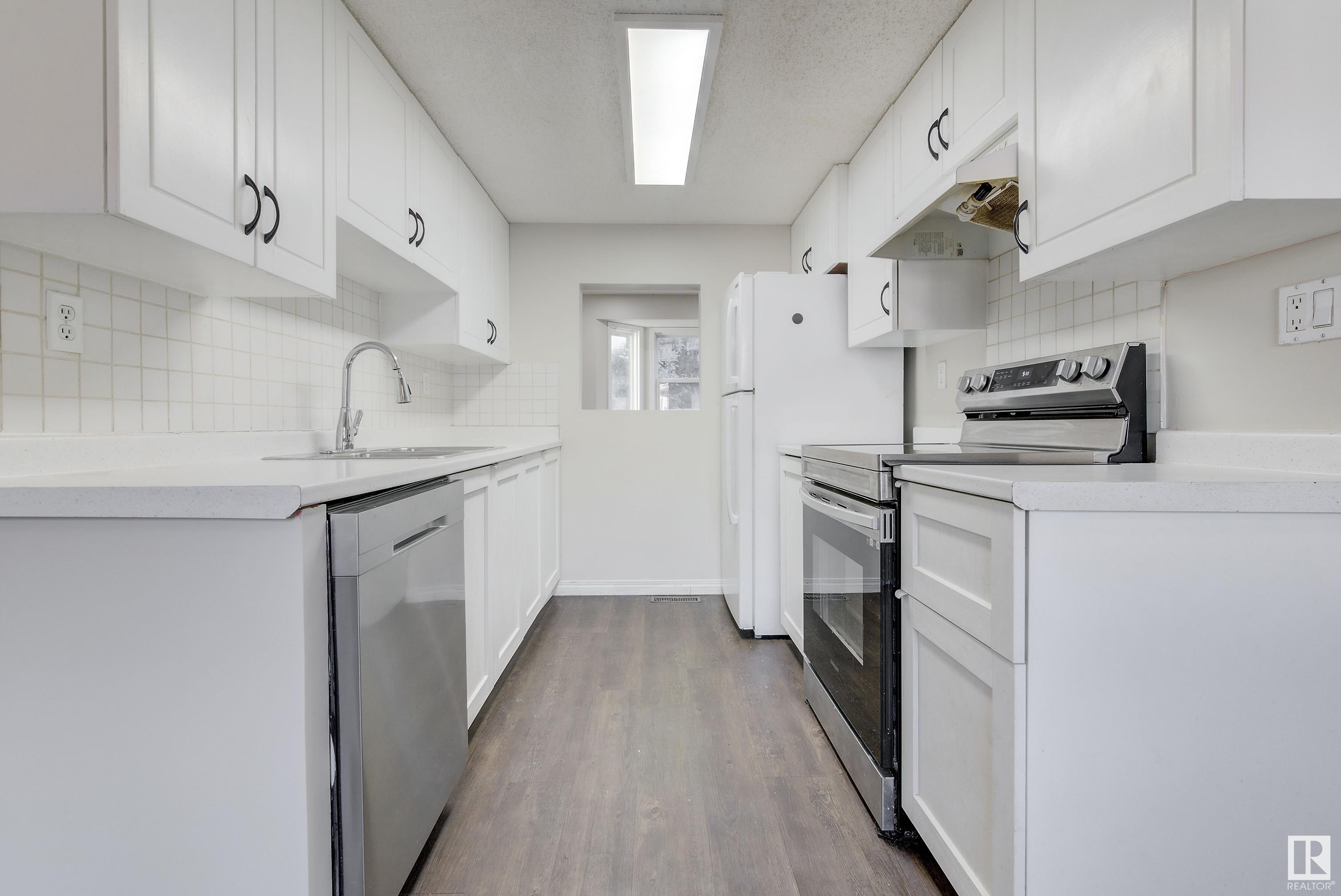      #22 10453 20 AV NW , Edmonton,  ,T6J 5H1 ;  Listing Number: MLS E4420988