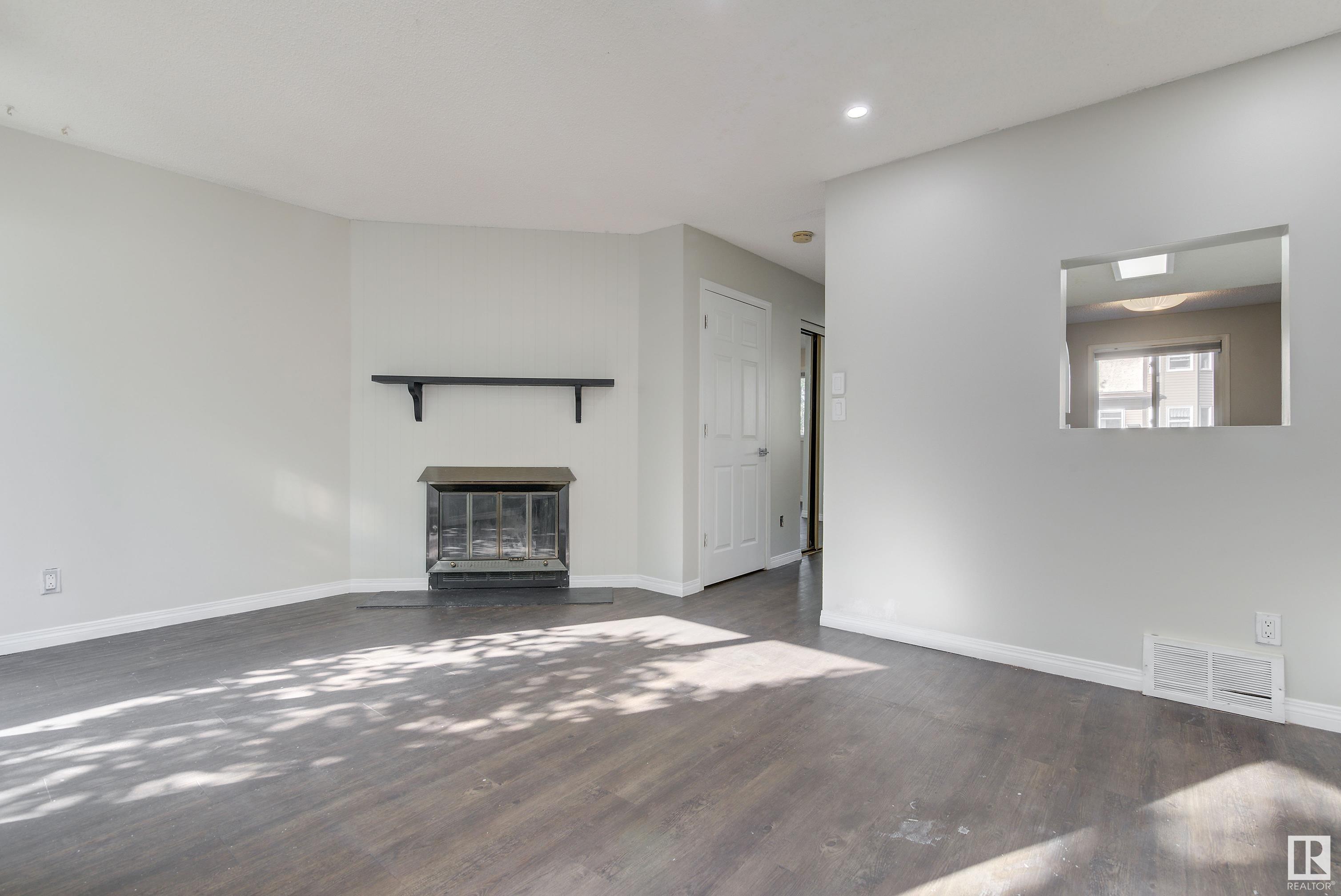      #22 10453 20 AV NW , Edmonton,  ,T6J 5H1 ;  Listing Number: MLS E4420988