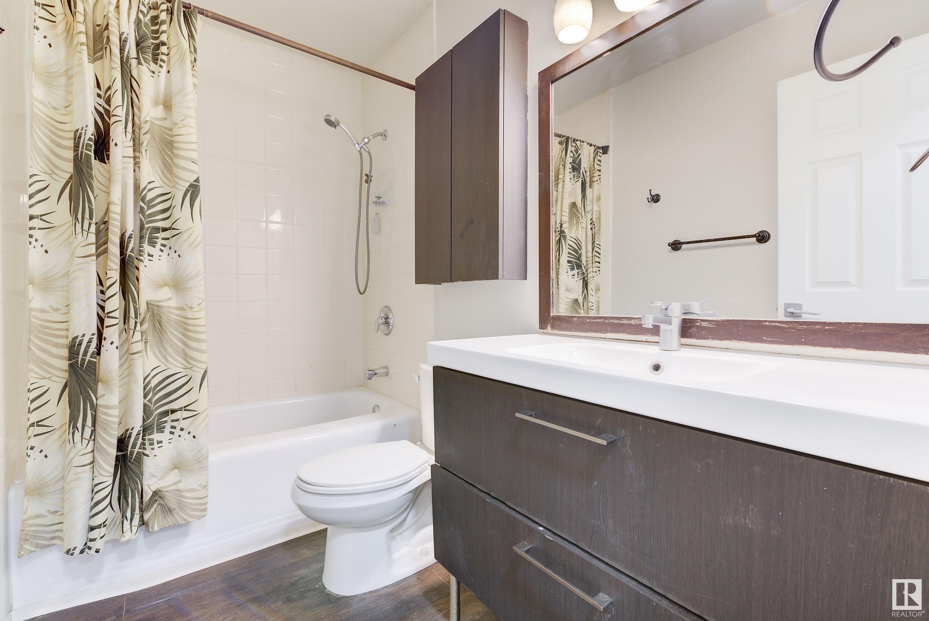      #22 10453 20 AV NW , Edmonton,  ,T6J 5H1 ;  Listing Number: MLS E4420988