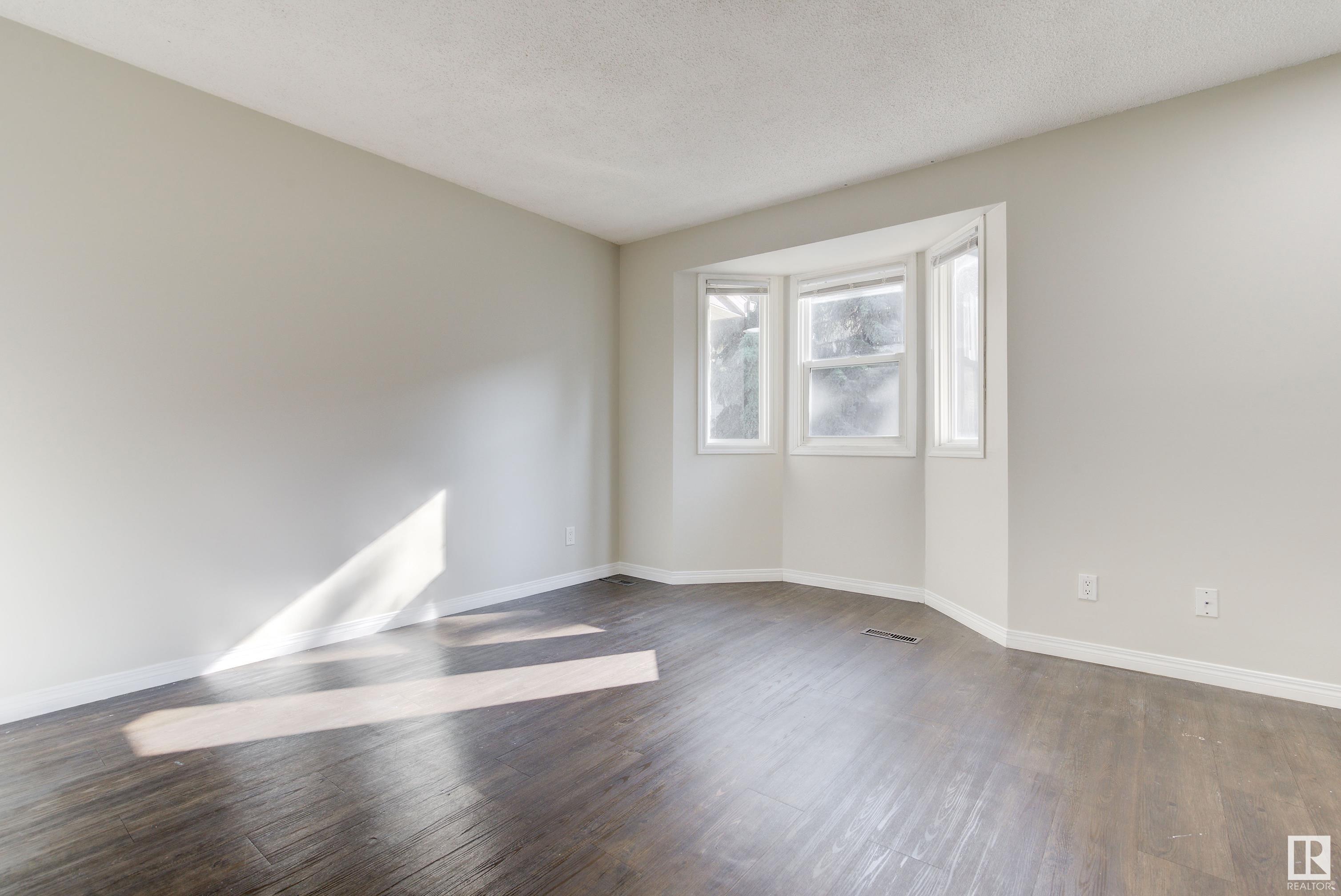      #22 10453 20 AV NW , Edmonton,  ,T6J 5H1 ;  Listing Number: MLS E4420988