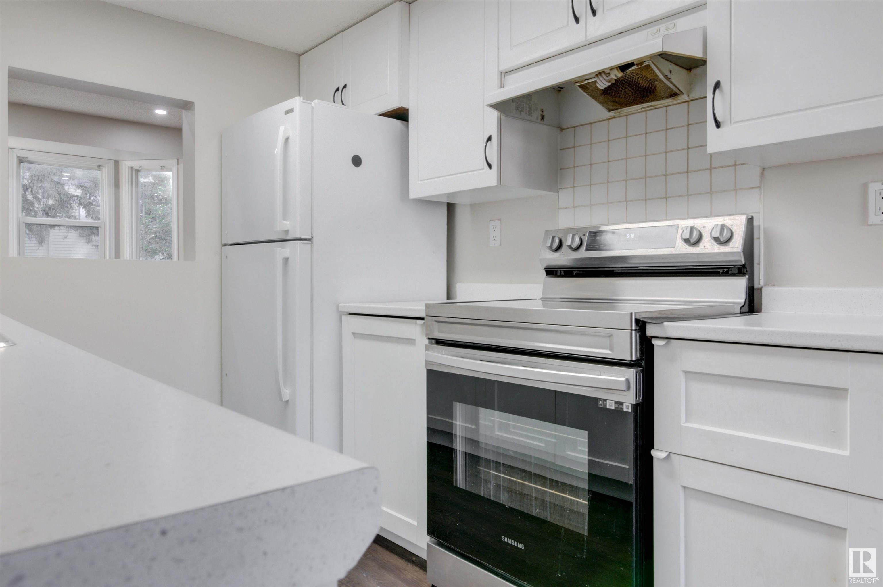      #22 10453 20 AV NW , Edmonton,  ,T6J 5H1 ;  Listing Number: MLS E4420988