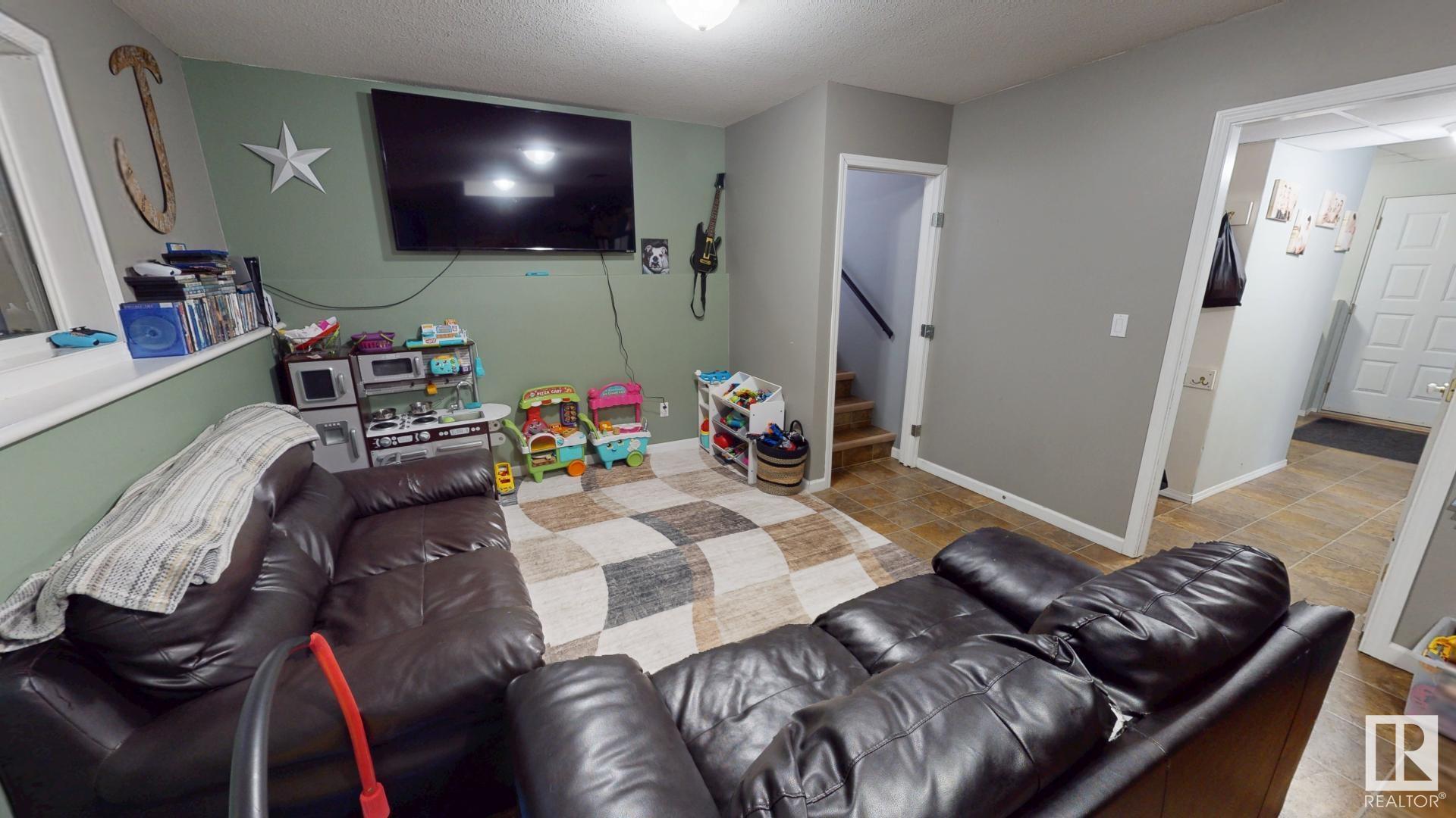      3928 48 AV , Drayton Valley,  ,T7A 1V7 ;  Listing Number: MLS E4420990