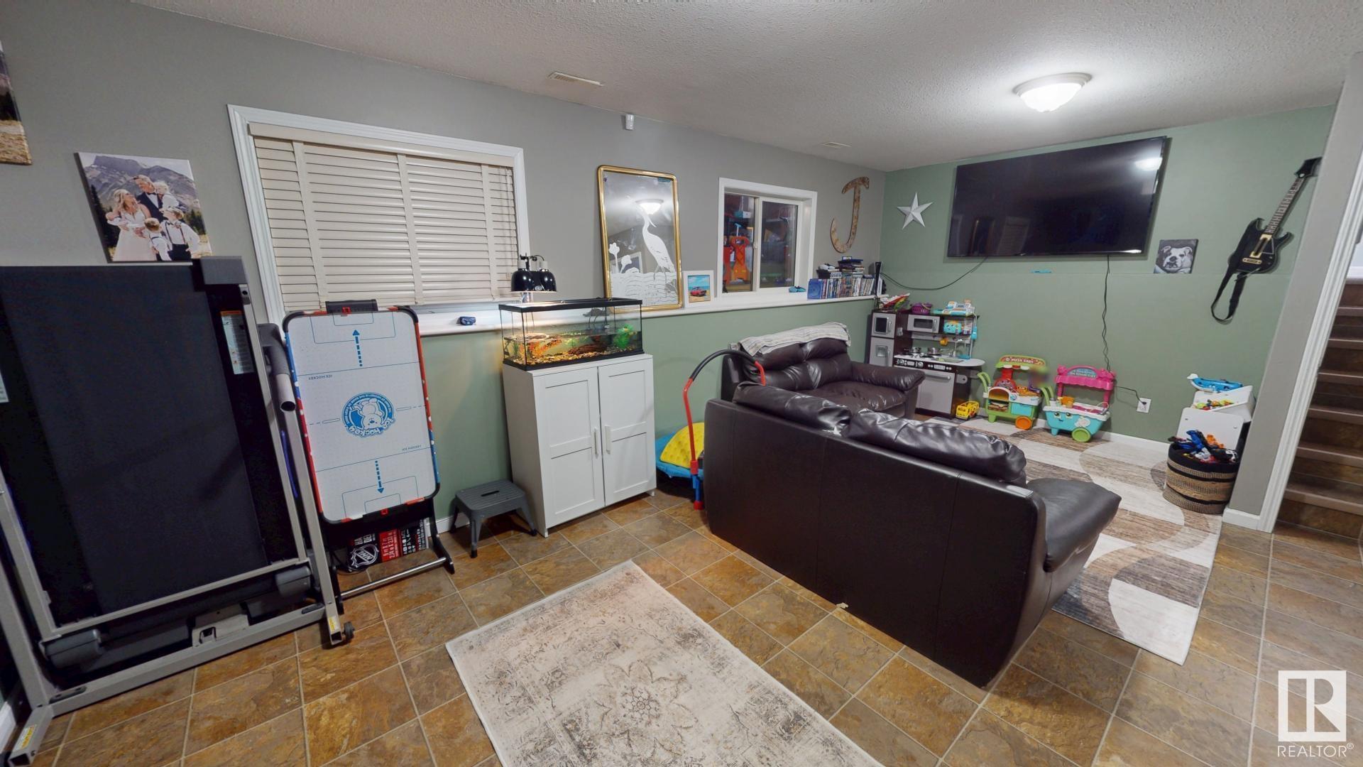      3928 48 AV , Drayton Valley,  ,T7A 1V7 ;  Listing Number: MLS E4420990