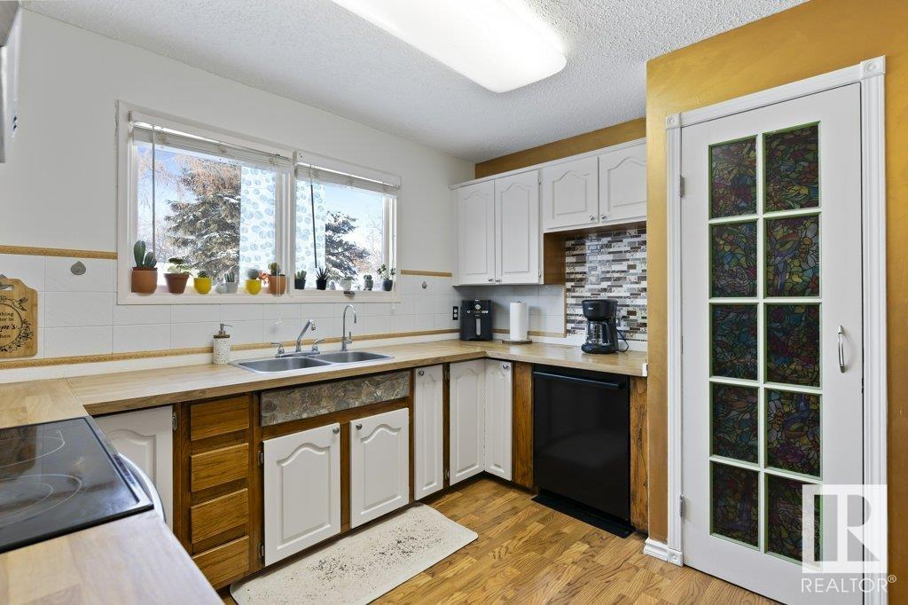      36 ARLINGTON DR , St. Albert,  ,T8N 2V5 ;  Listing Number: MLS E4420992