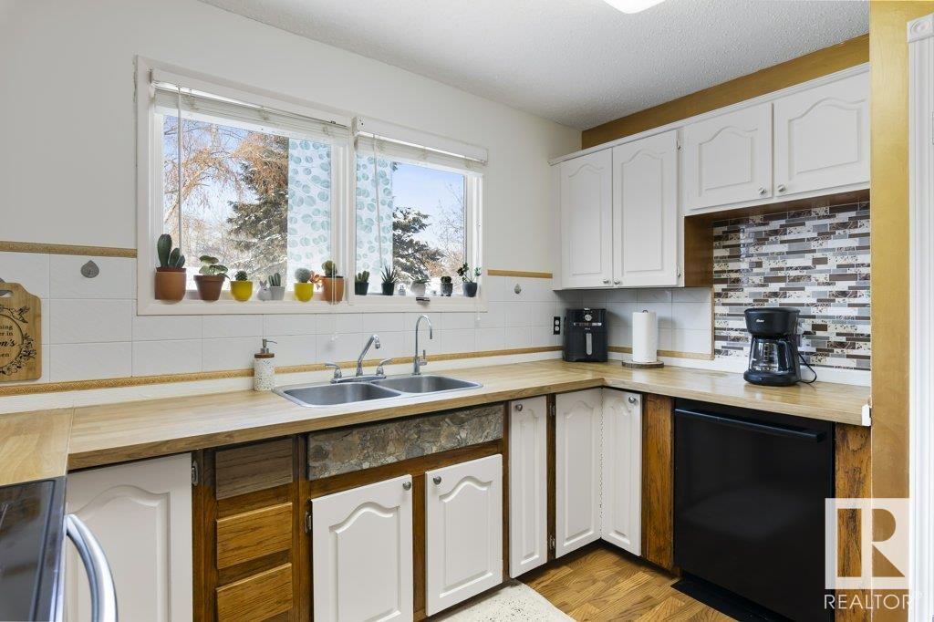      36 ARLINGTON DR , St. Albert,  ,T8N 2V5 ;  Listing Number: MLS E4420992