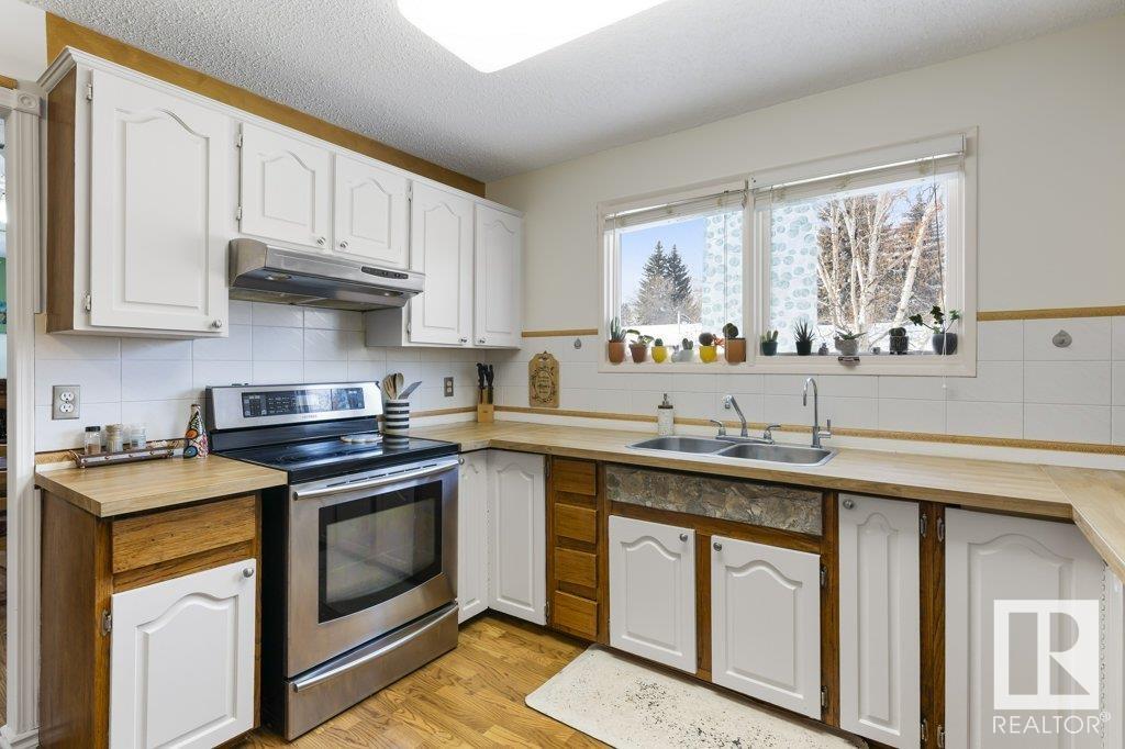      36 ARLINGTON DR , St. Albert,  ,T8N 2V5 ;  Listing Number: MLS E4420992