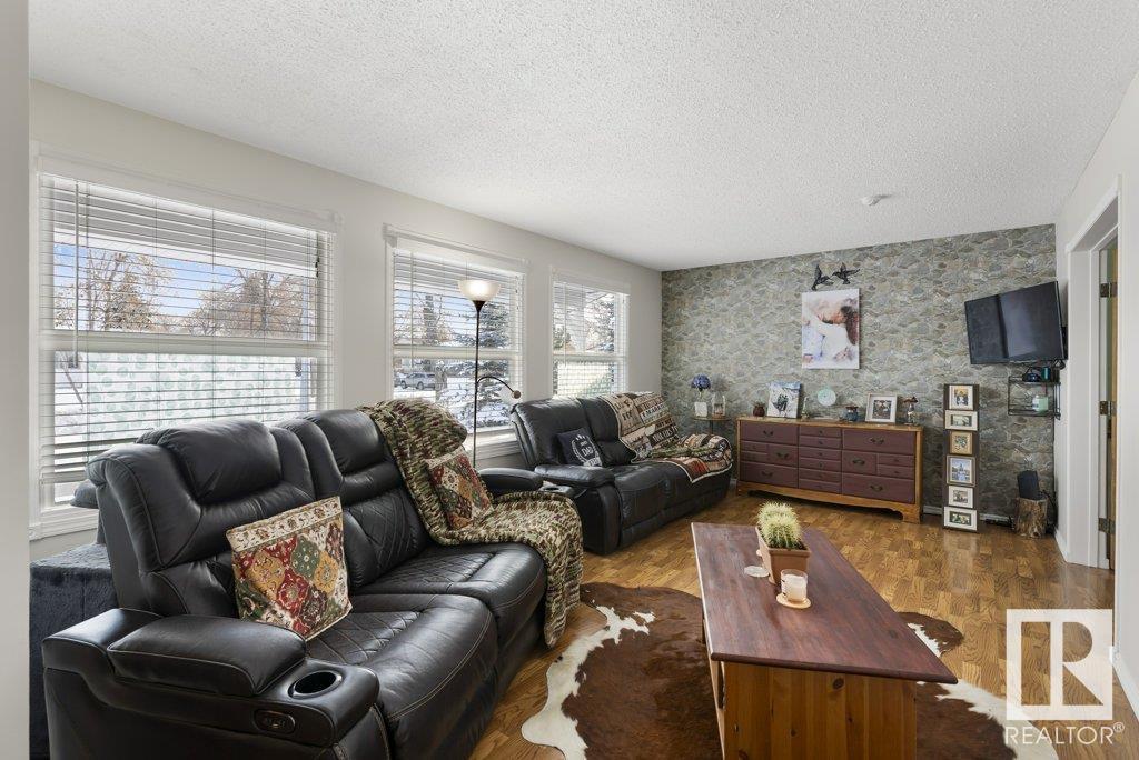      36 ARLINGTON DR , St. Albert,  ,T8N 2V5 ;  Listing Number: MLS E4420992